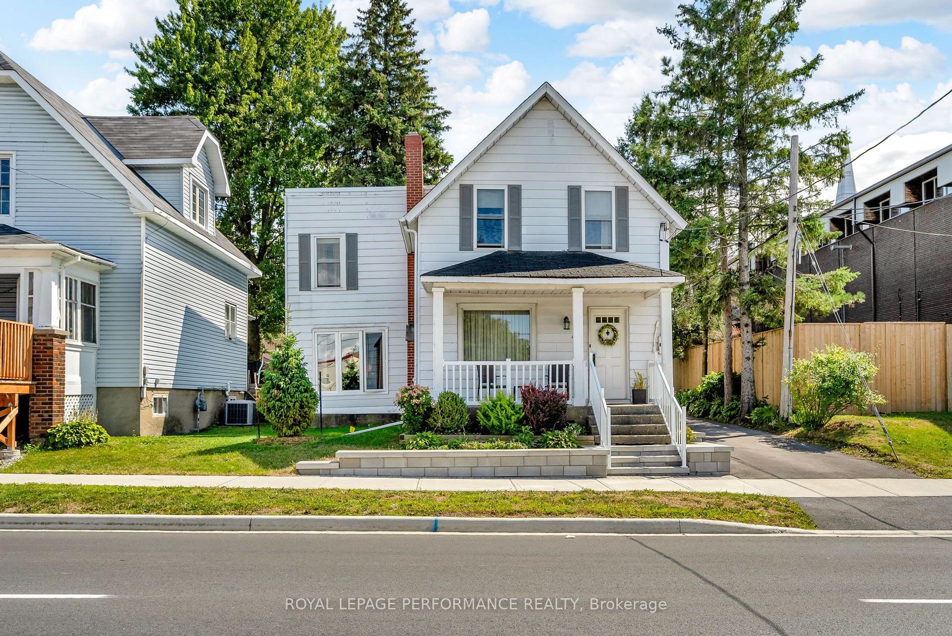 20 Fifth Street W, Cornwall — Detached for sale, photo 1