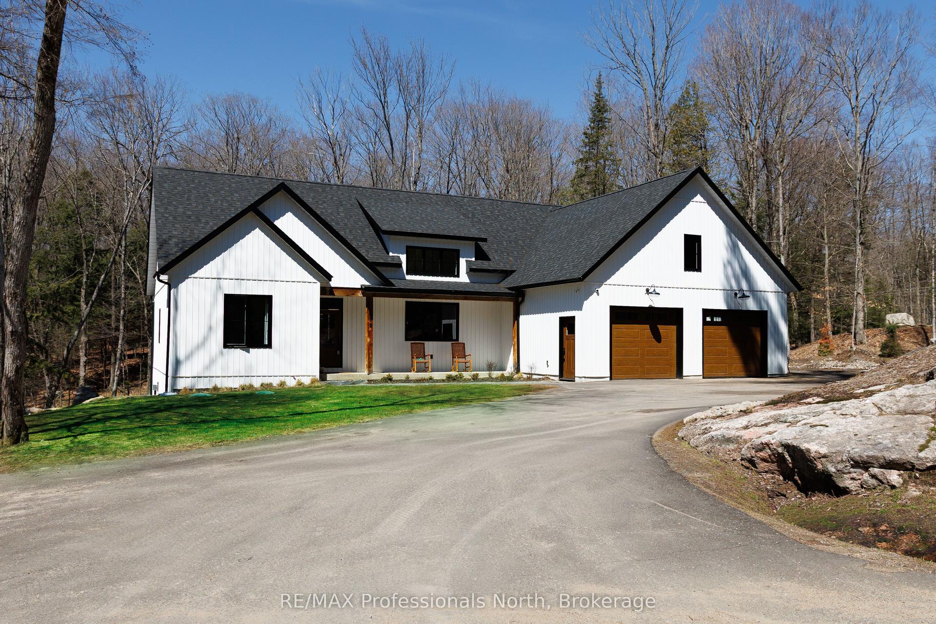 195 Lakeview Street — photo 1