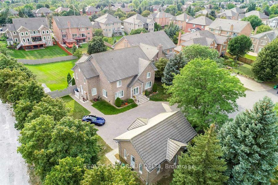 1918 Royal Credit Boulevard, Mississauga — Detached for sale, photo 1