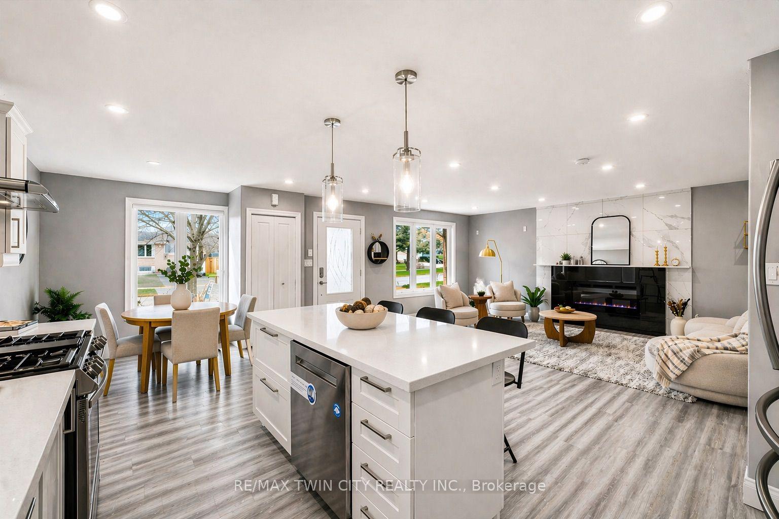 86 Carlyle Drive, Kitchener — Detached for sale, photo 1