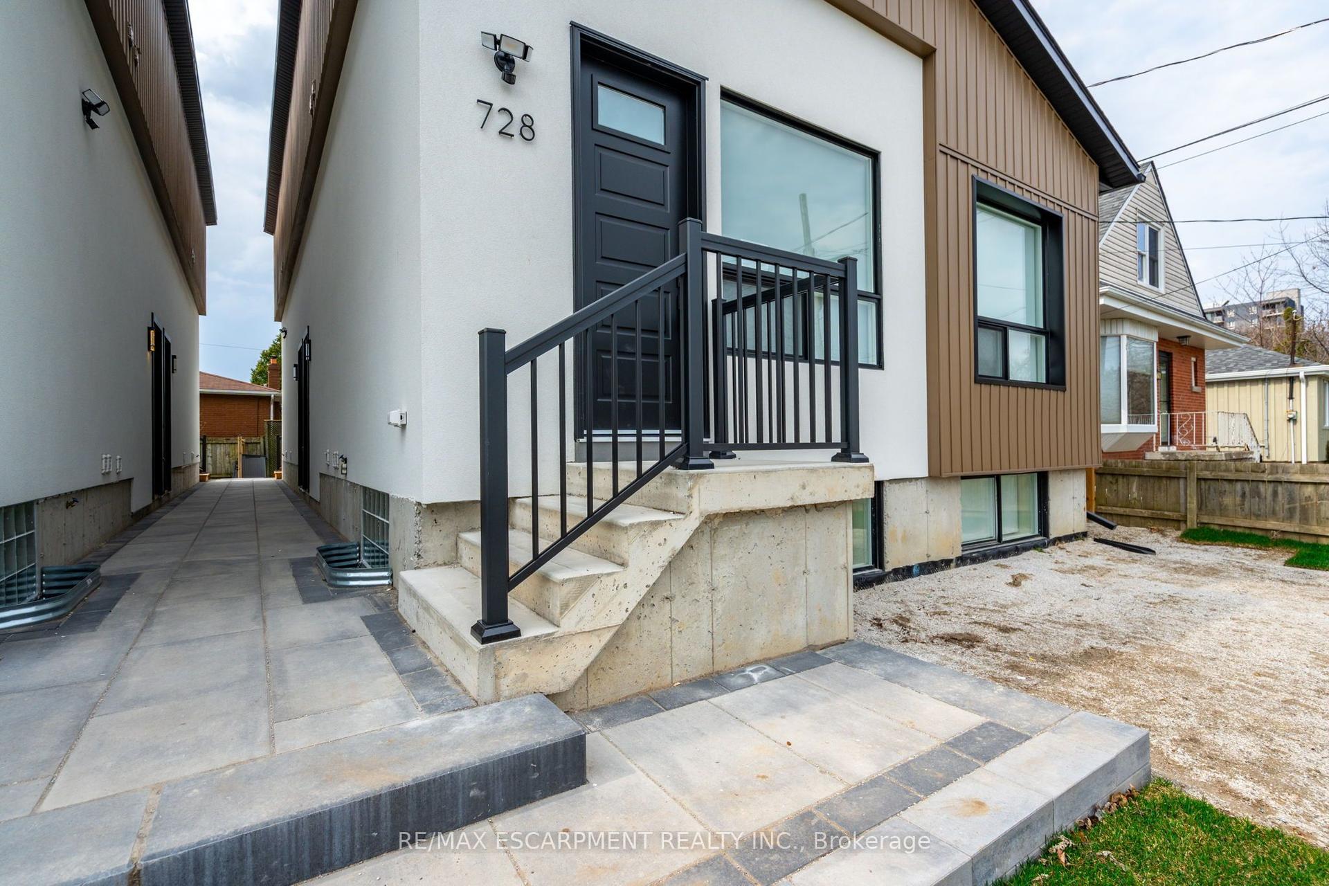 728 Eleventh Avenue B #B, Hamilton — Detached for lease, photo 1