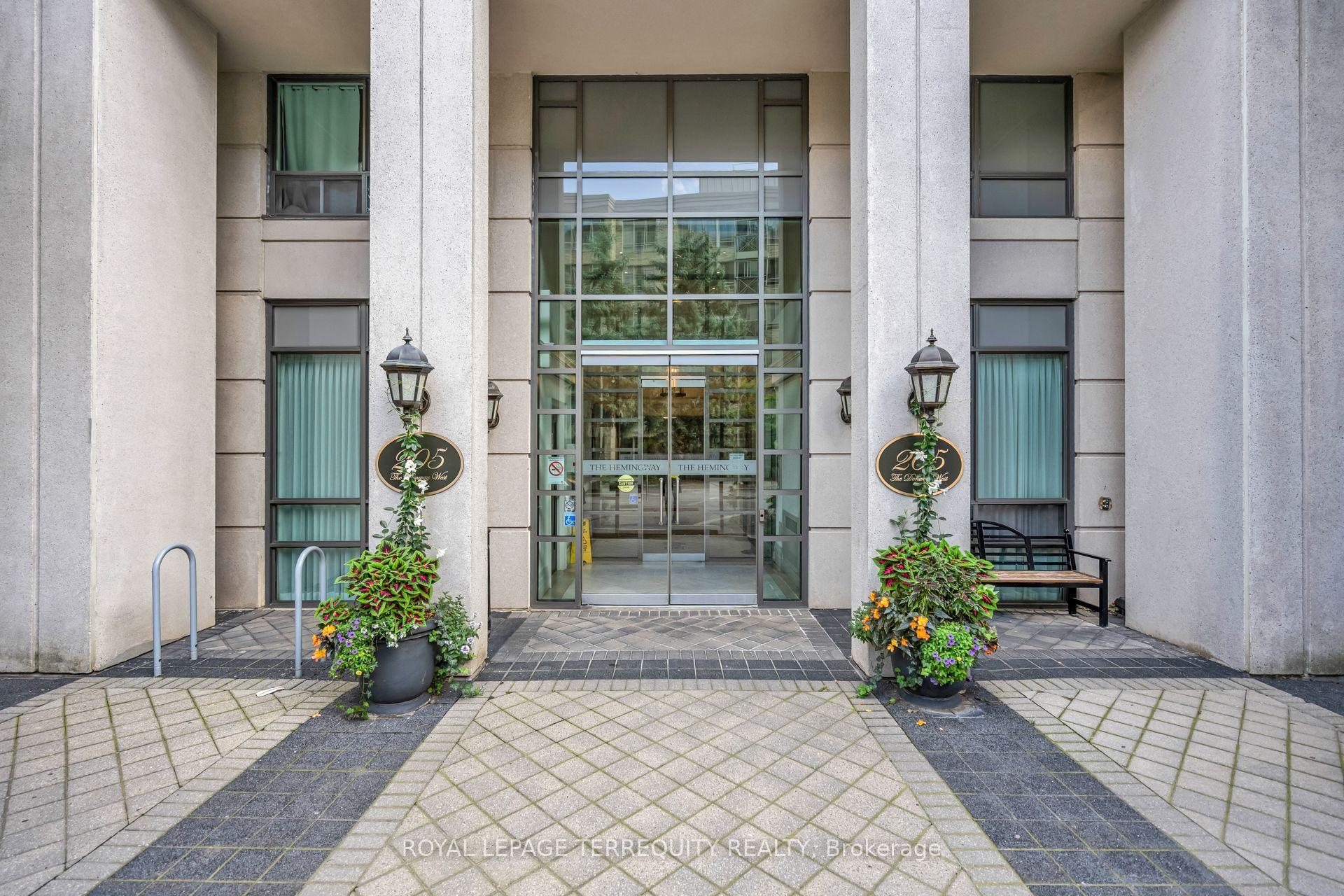 205 W The Donway W 402 #402, Toronto — Condo for lease, photo 1