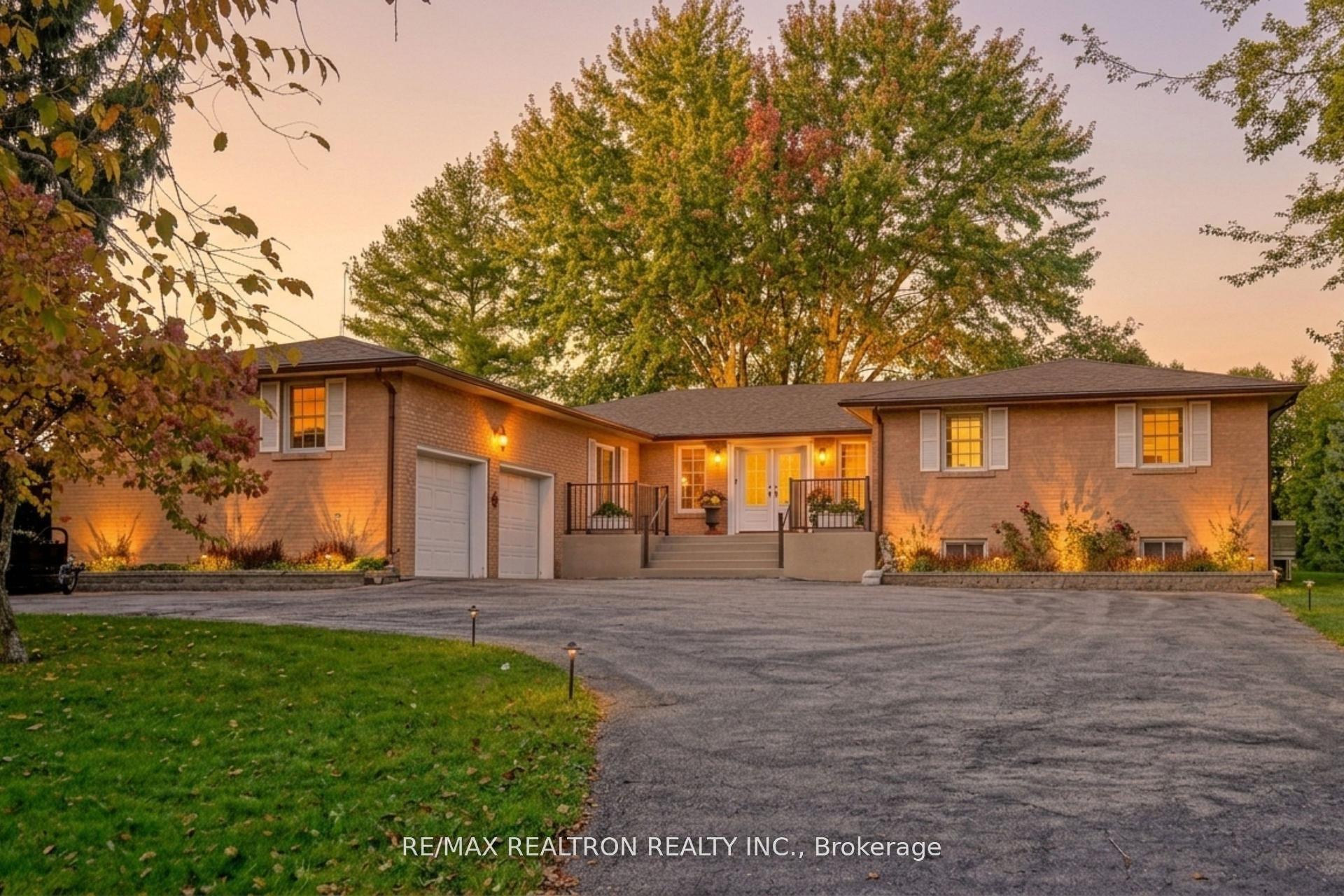 240 Webb Road, Uxbridge — Detached for sale, photo 1