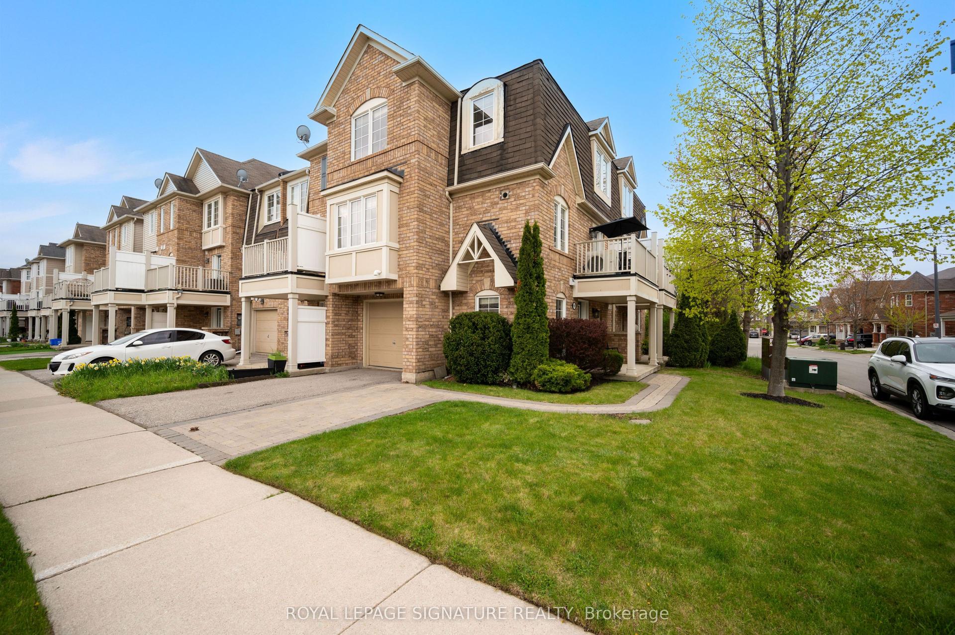 910 Deverell Place — photo 1