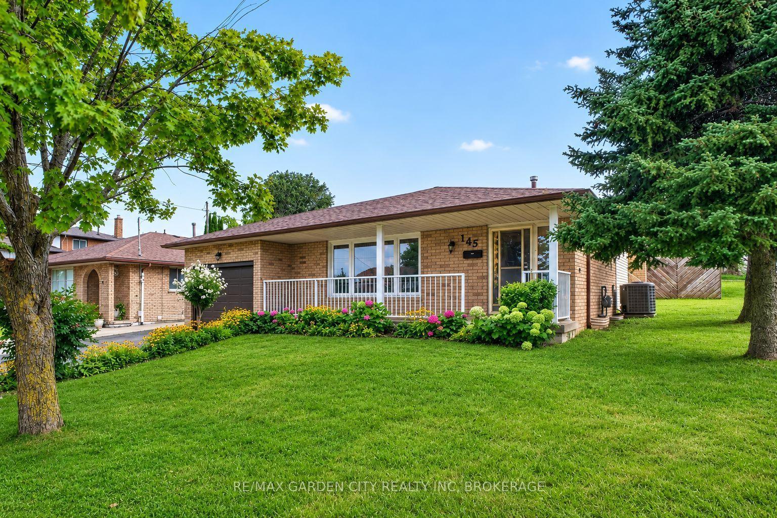 145 Adis Avenue, Hamilton — Detached for sale, photo 1