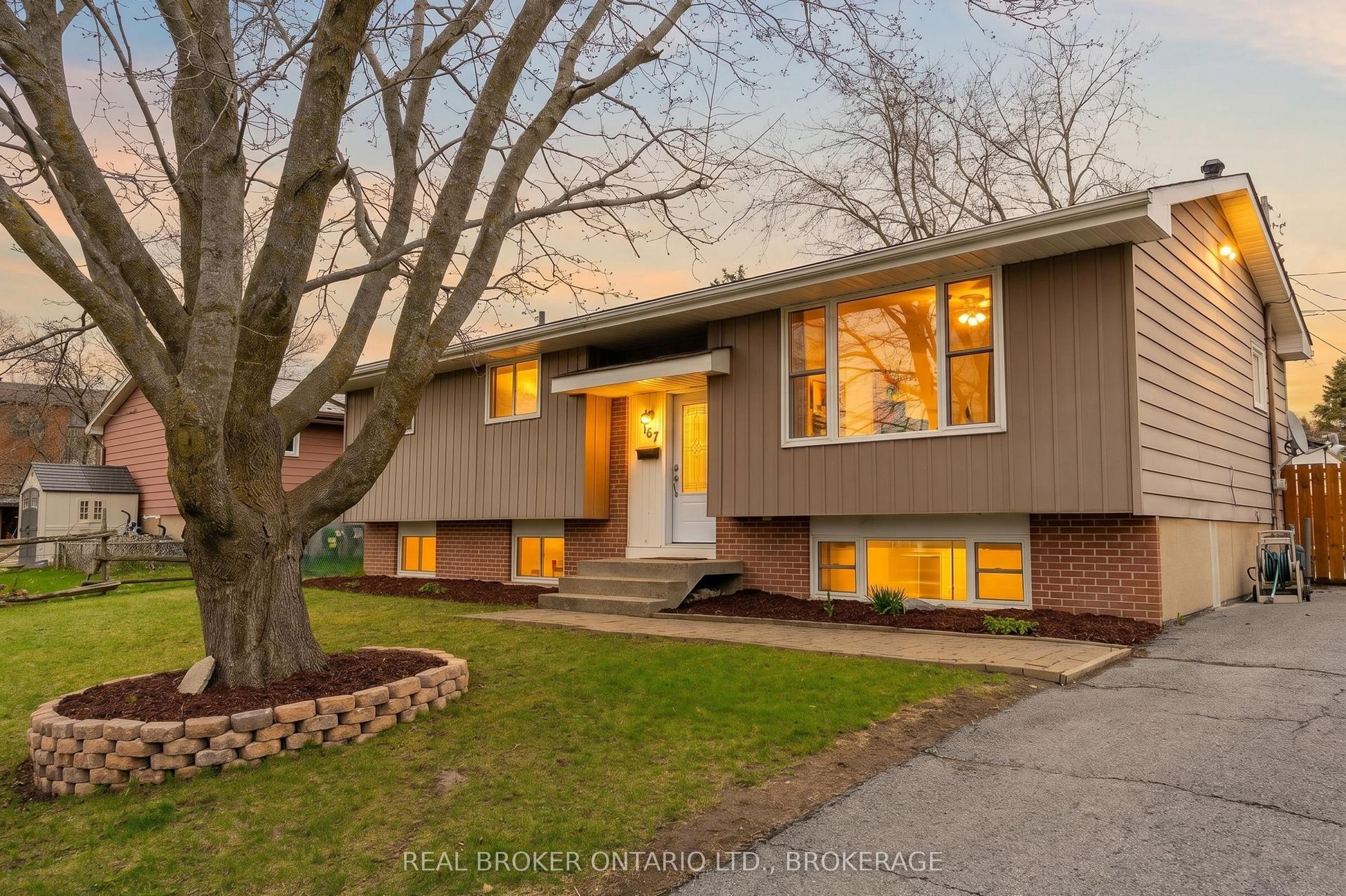 167 MANITOU W Crescent — photo 1