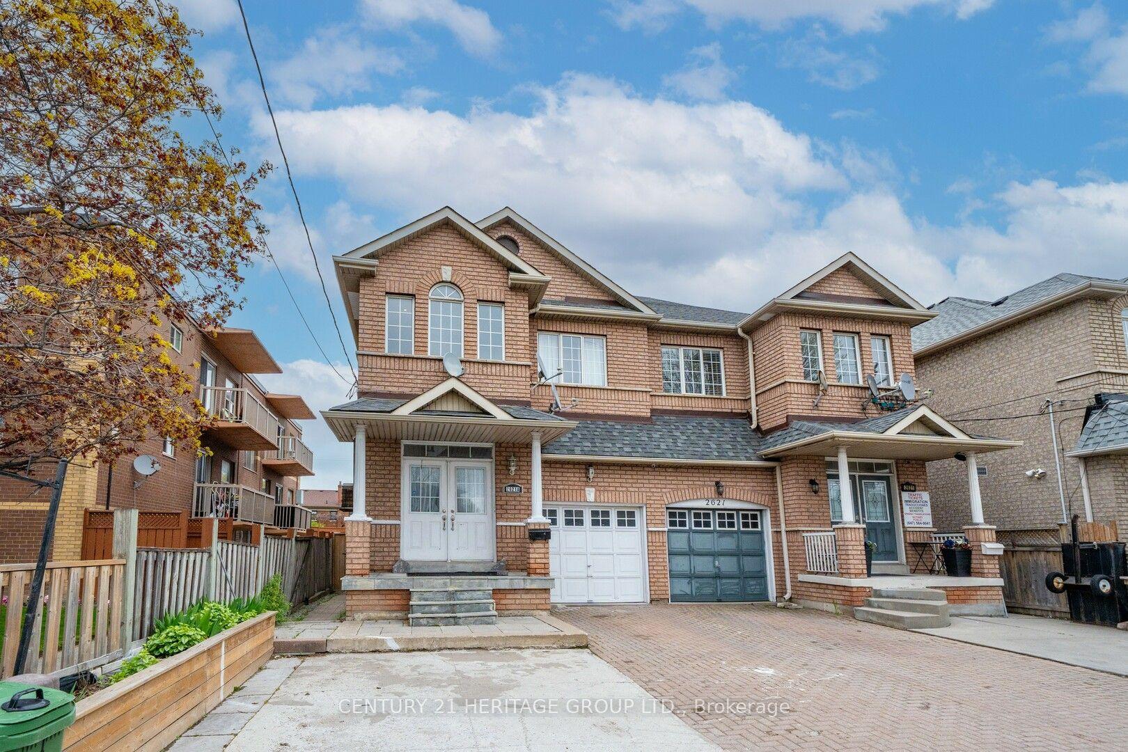 2621A Keele Street — photo 1