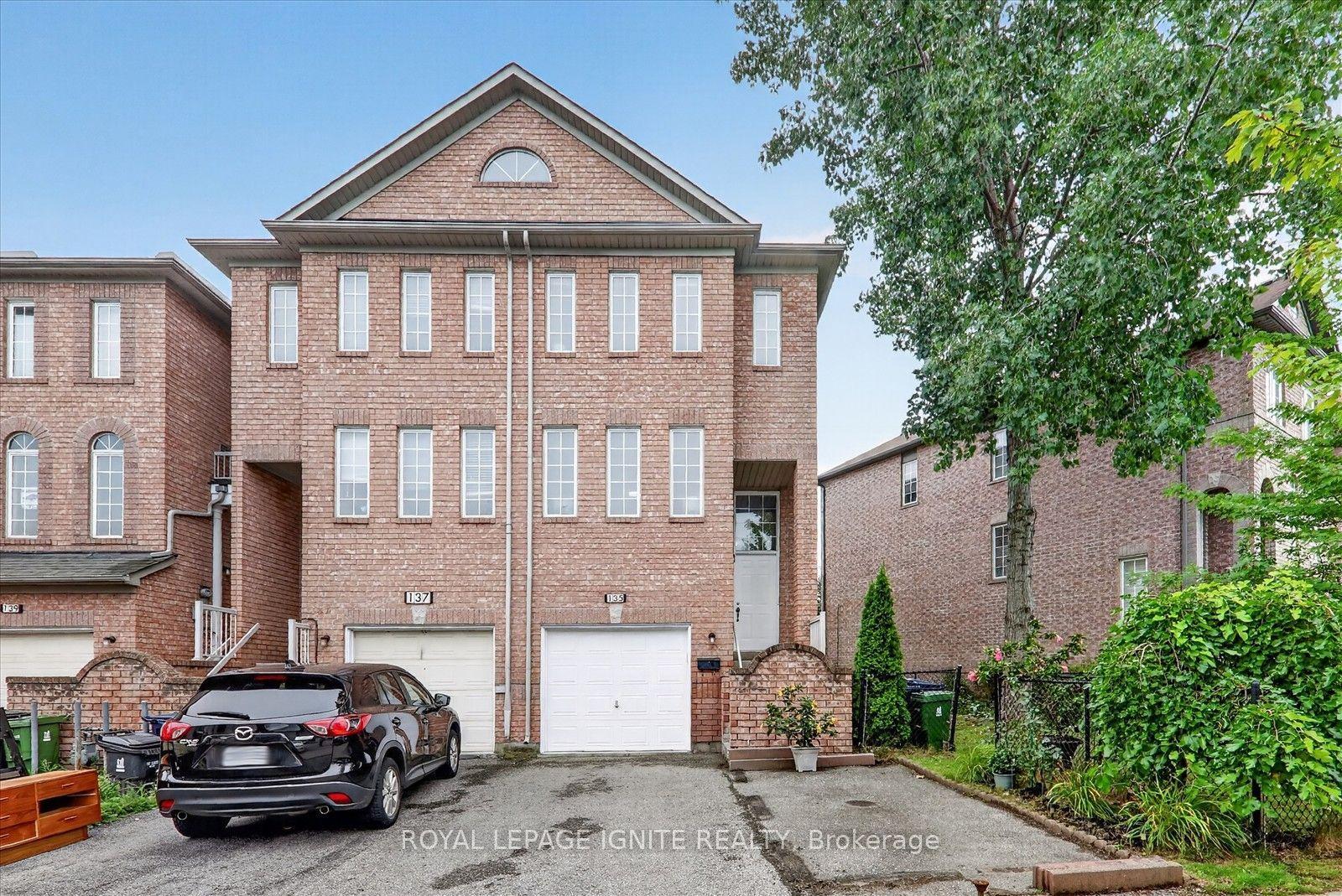 135 Conn Smythe Drive, Toronto — Townhouse for sale, photo 1