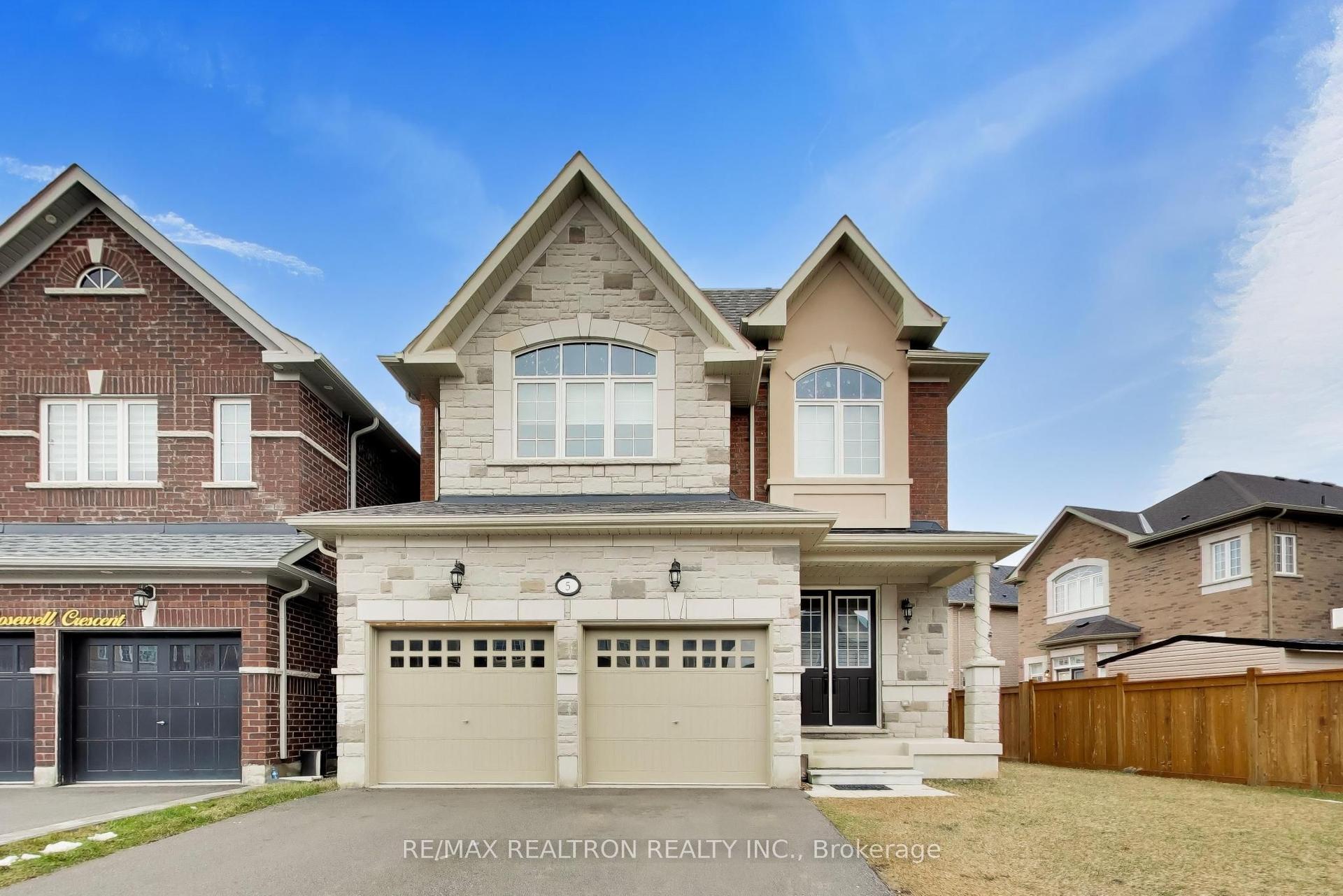 5 Rosewell Crescent — photo 1