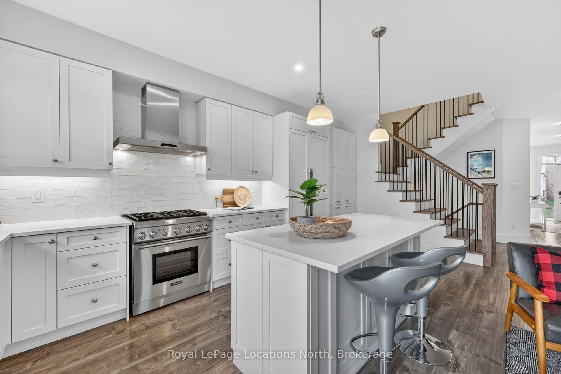 199 Yellow Birch Crescent — photo 1