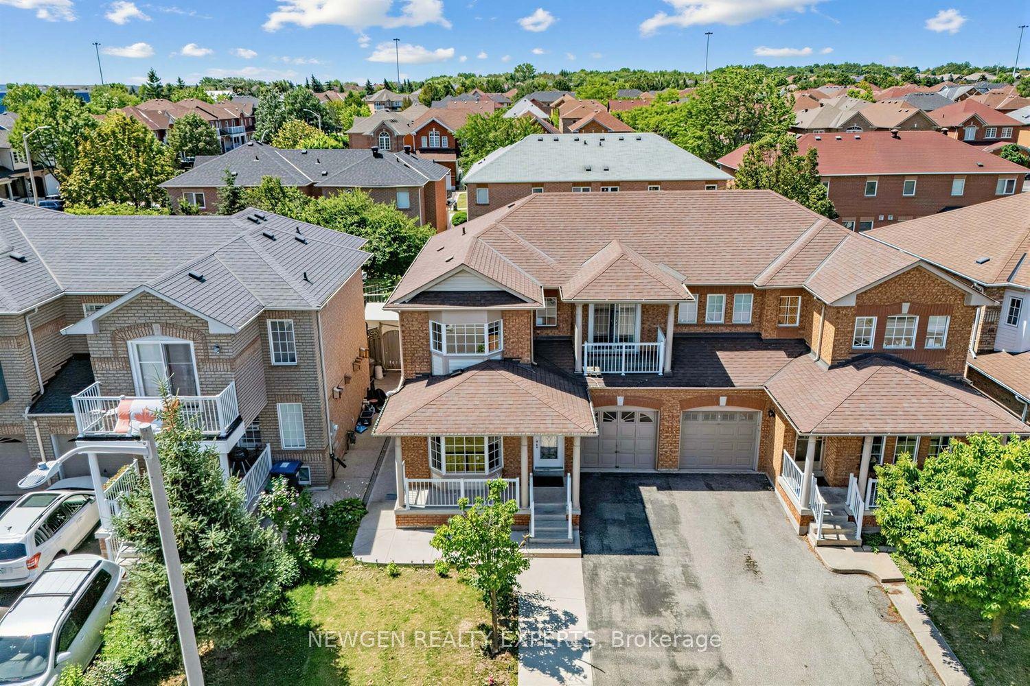 10 Checkerberry Crescent, Brampton — Semi-Detached for sale, photo 1