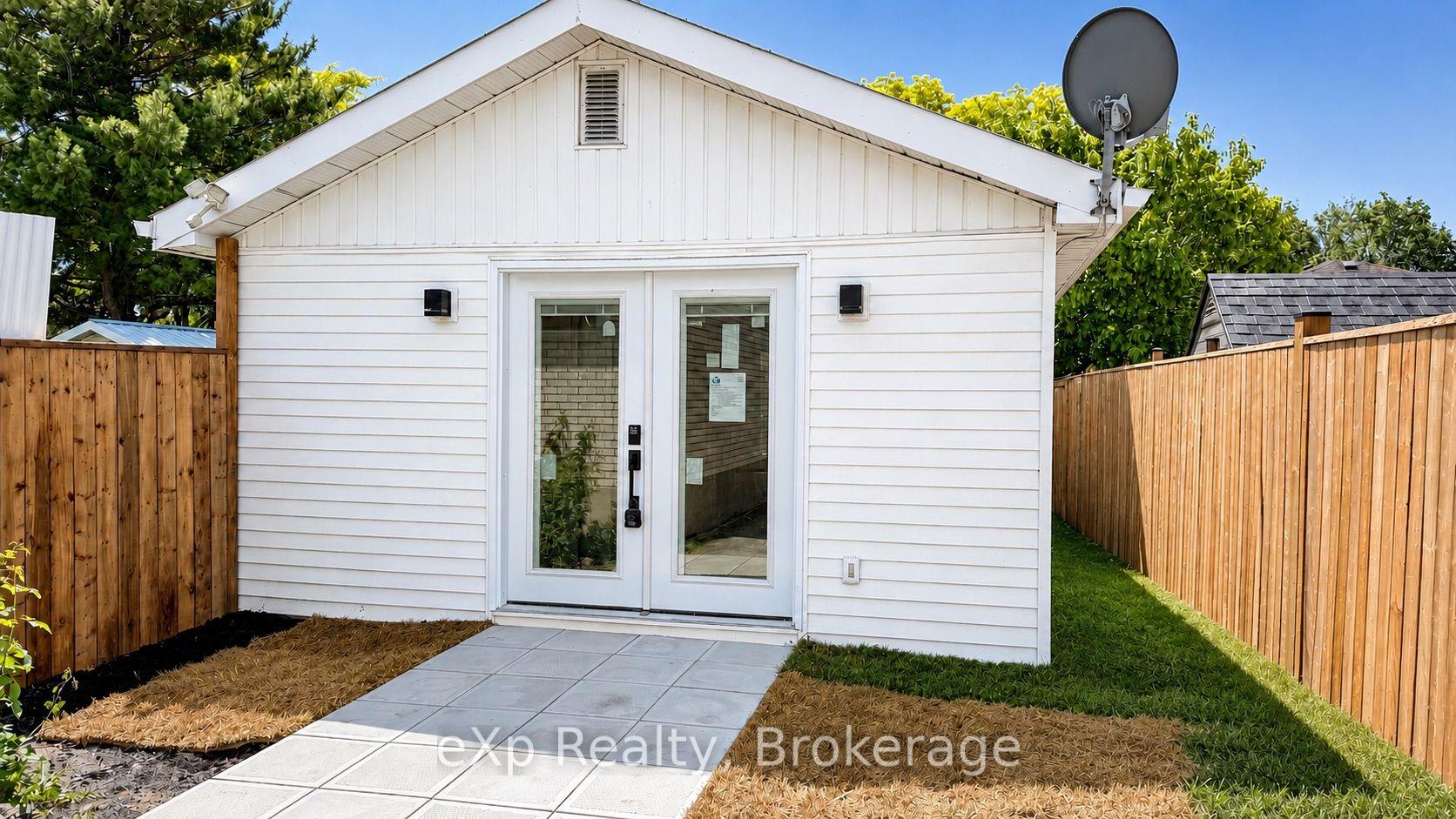 265 College Street W Rear #Rear, Belleville — Detached for lease, photo 1