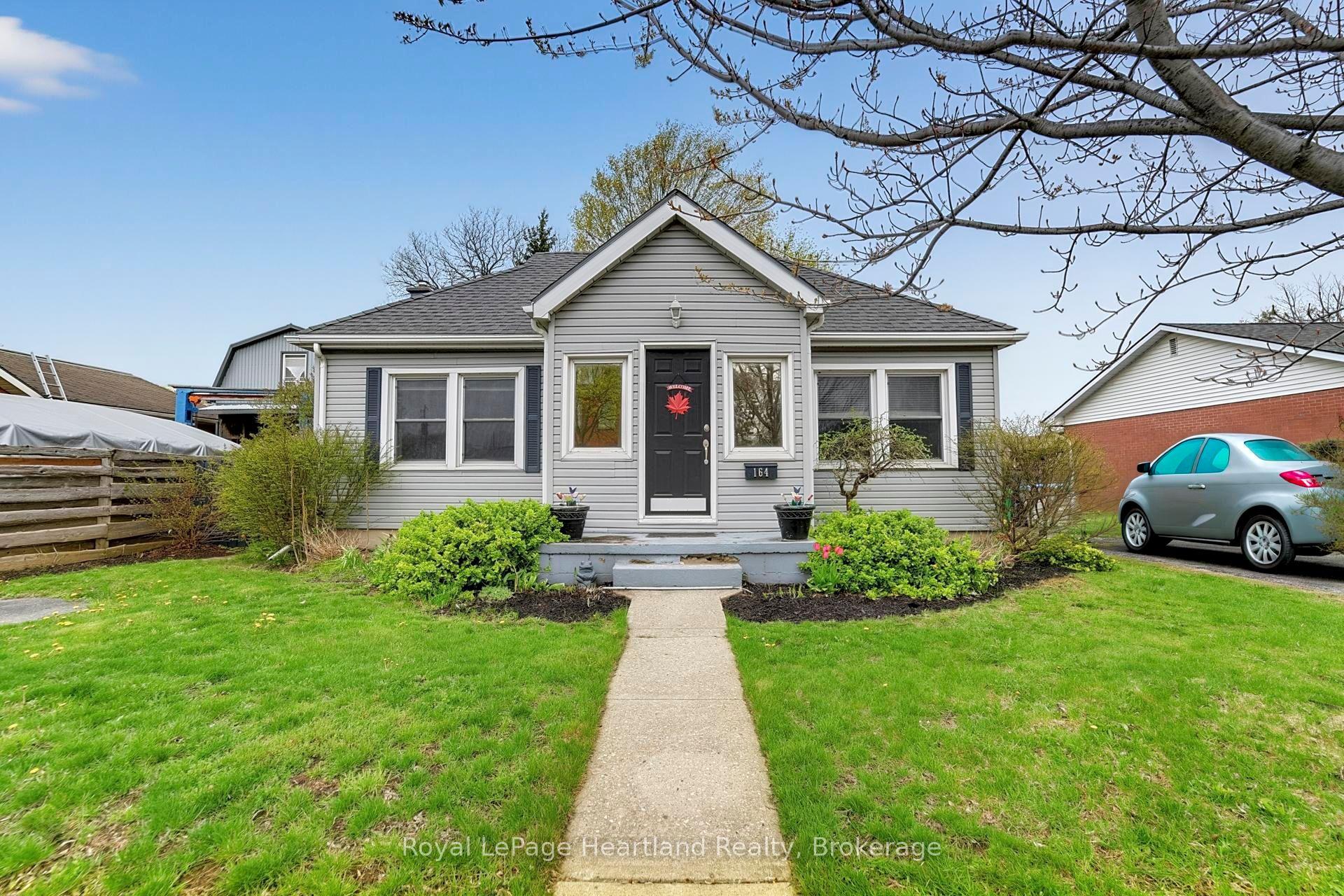 164 BAYFIELD Road — photo 1