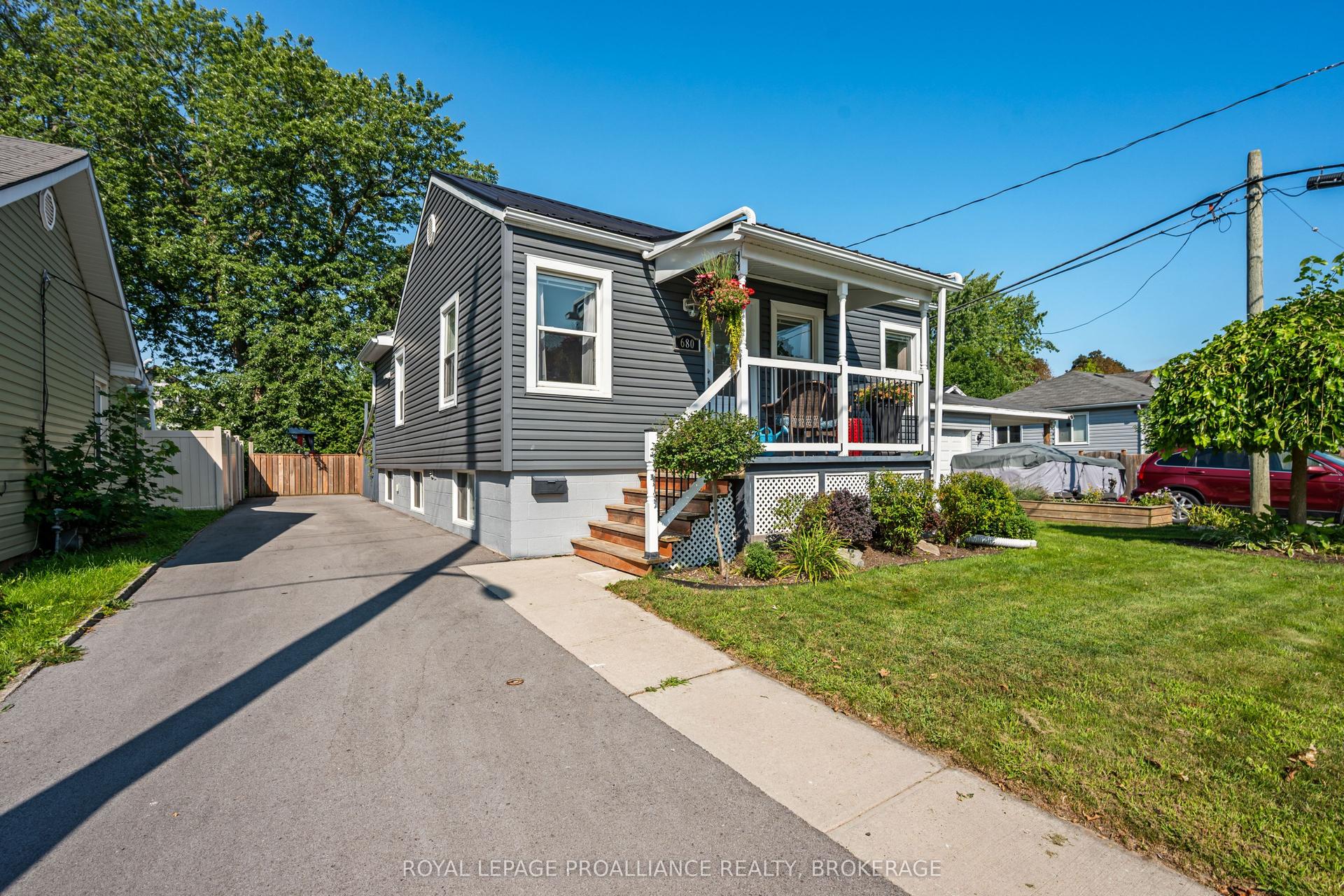 680 Alfred Street, Kingston — Detached for sale, photo 1