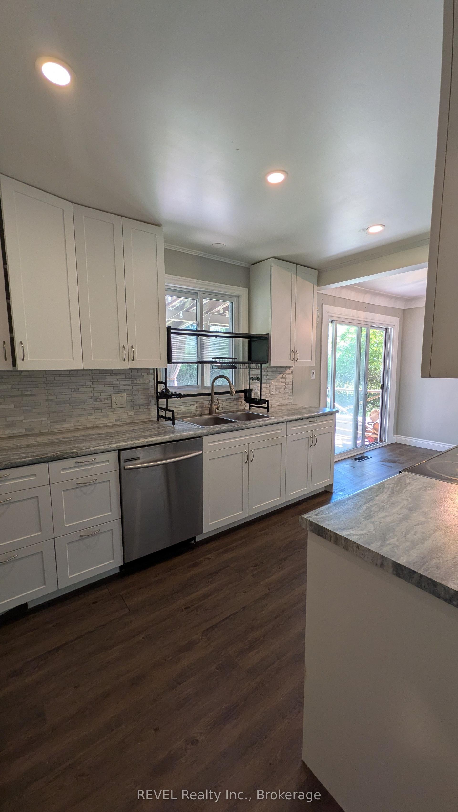 3204 Saint Paul Avenue Main Floor #Main Floor — photo 1