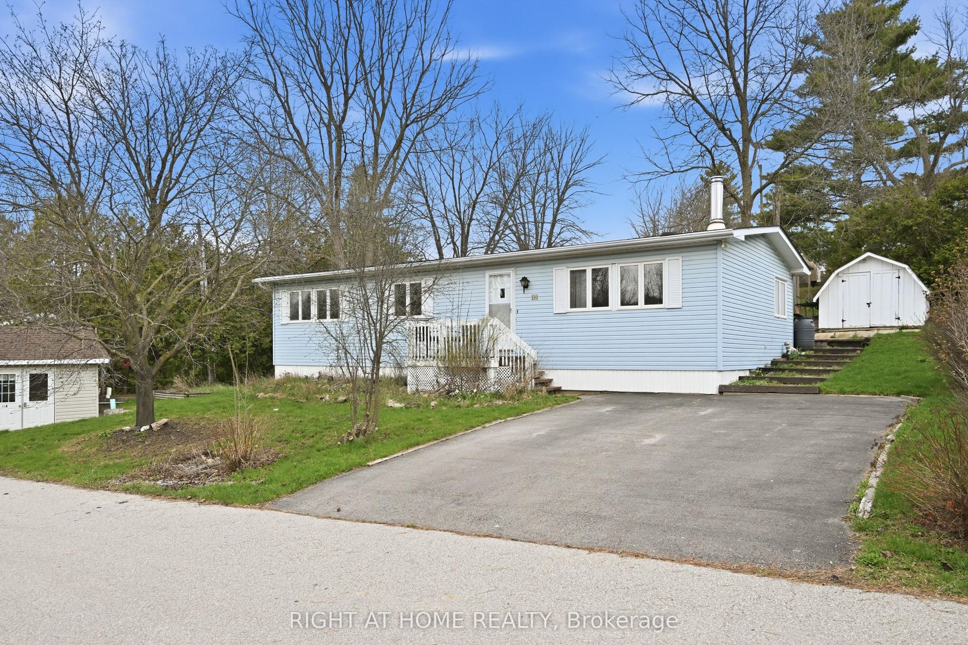 1294 8th Concession Road W 131 #131 — photo 1