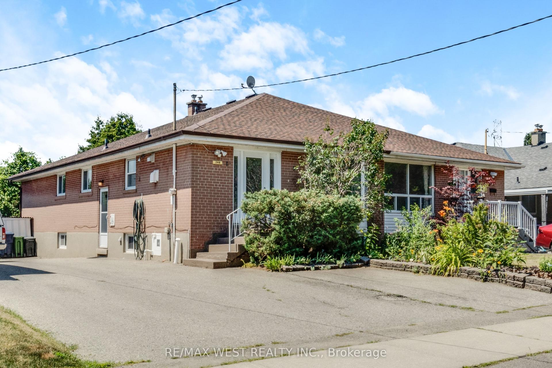 246 Verobeach Boulevard, Toronto — Semi-Detached for sale, photo 1
