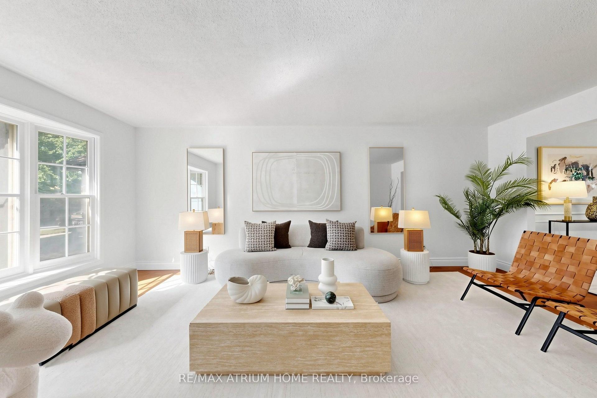 61 Hobart Drive, Toronto — Detached for sale, photo 1