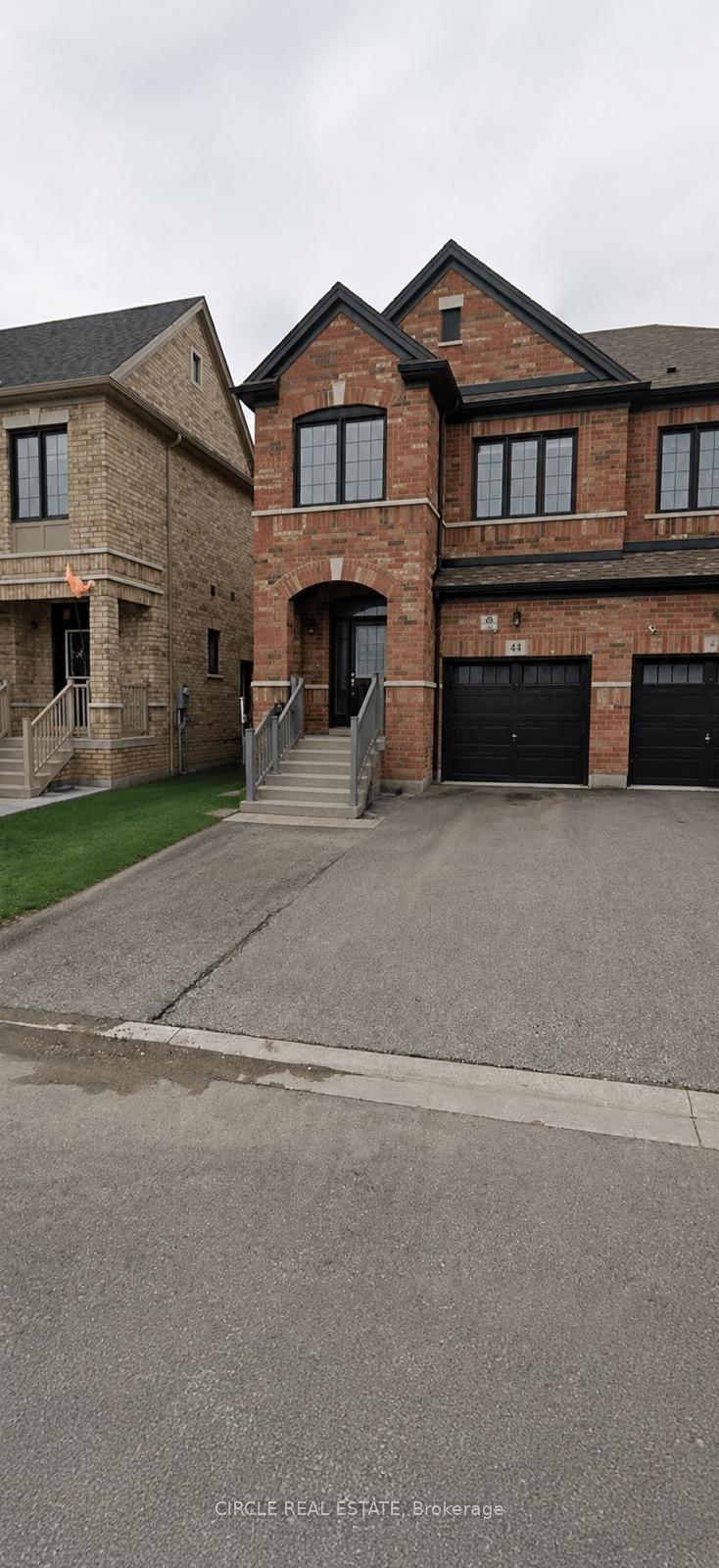 44 Fordham Road, Brampton — Semi-Detached for lease, photo 1