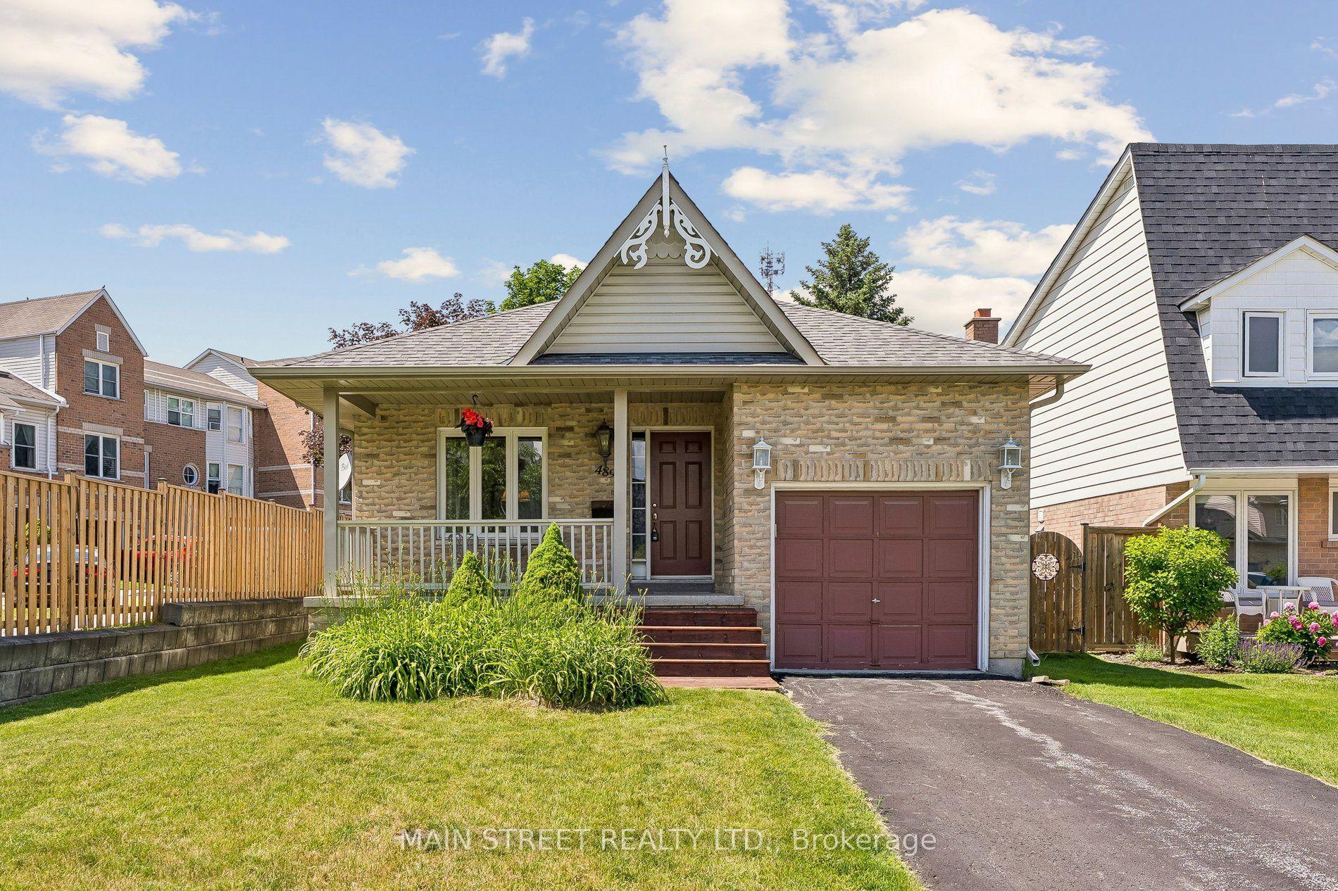 489 Cody Crescent — photo 1