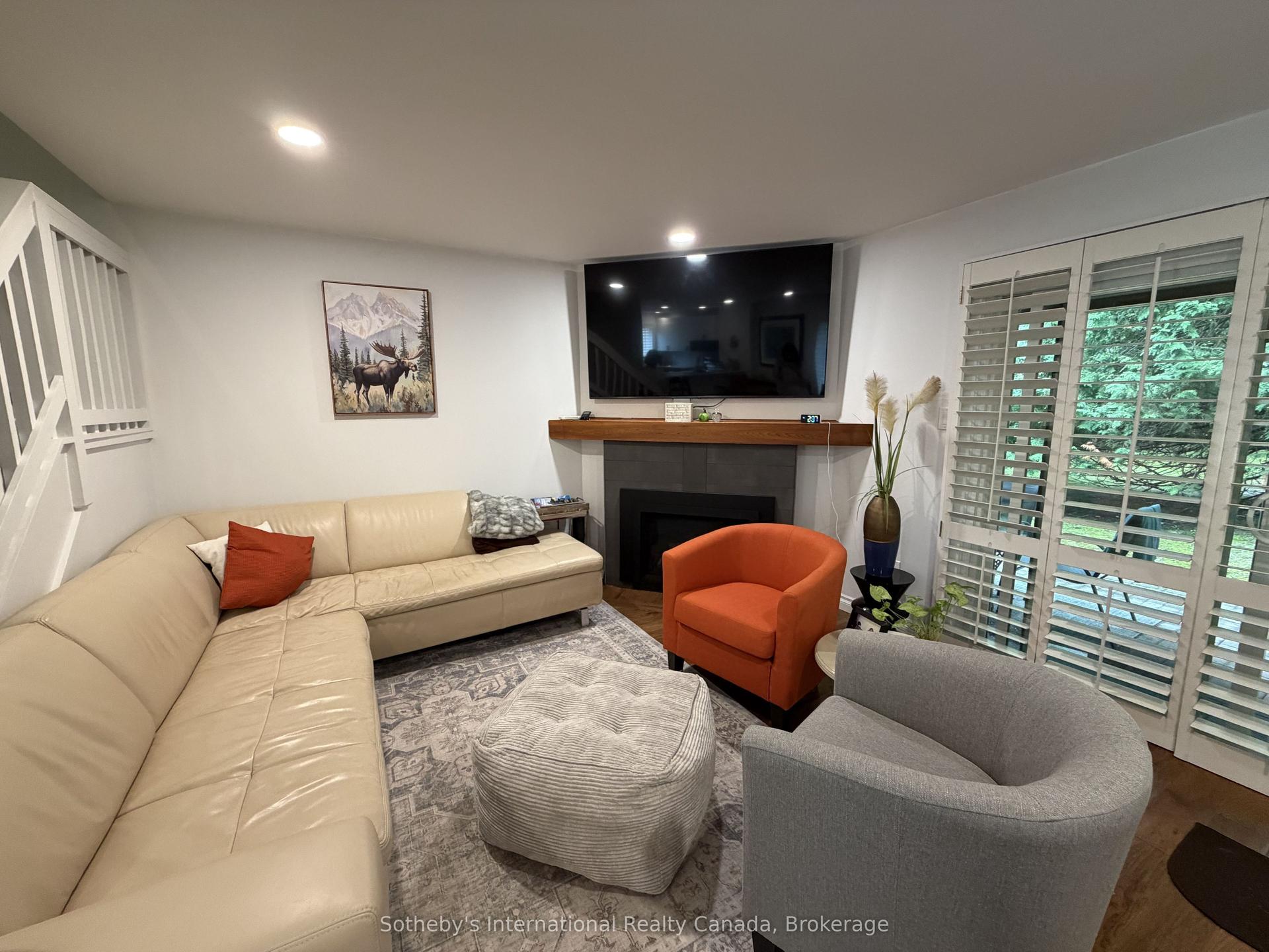 589 Oxbow Crescent, Collingwood — Condo Town for lease, photo 1