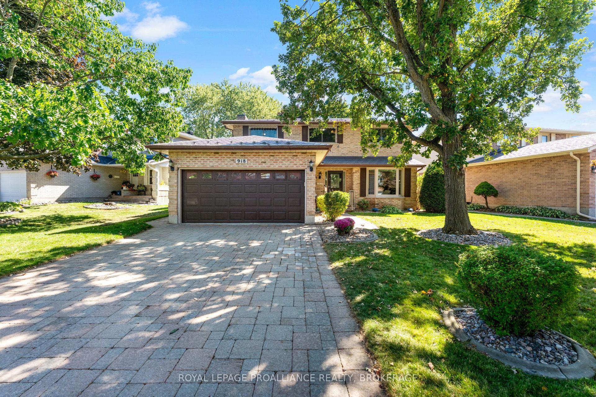 918 Edinborough Crescent — photo 1
