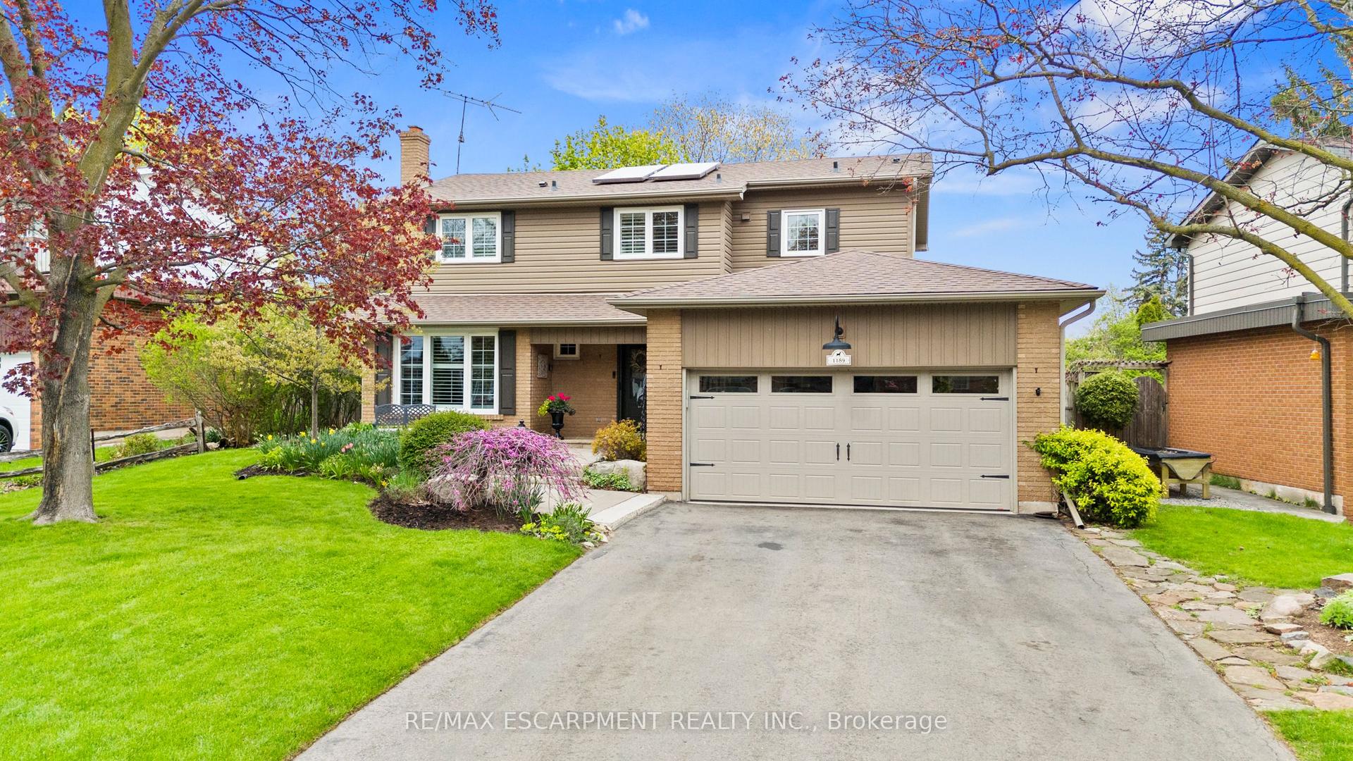 1189 Lambeth Road — photo 1