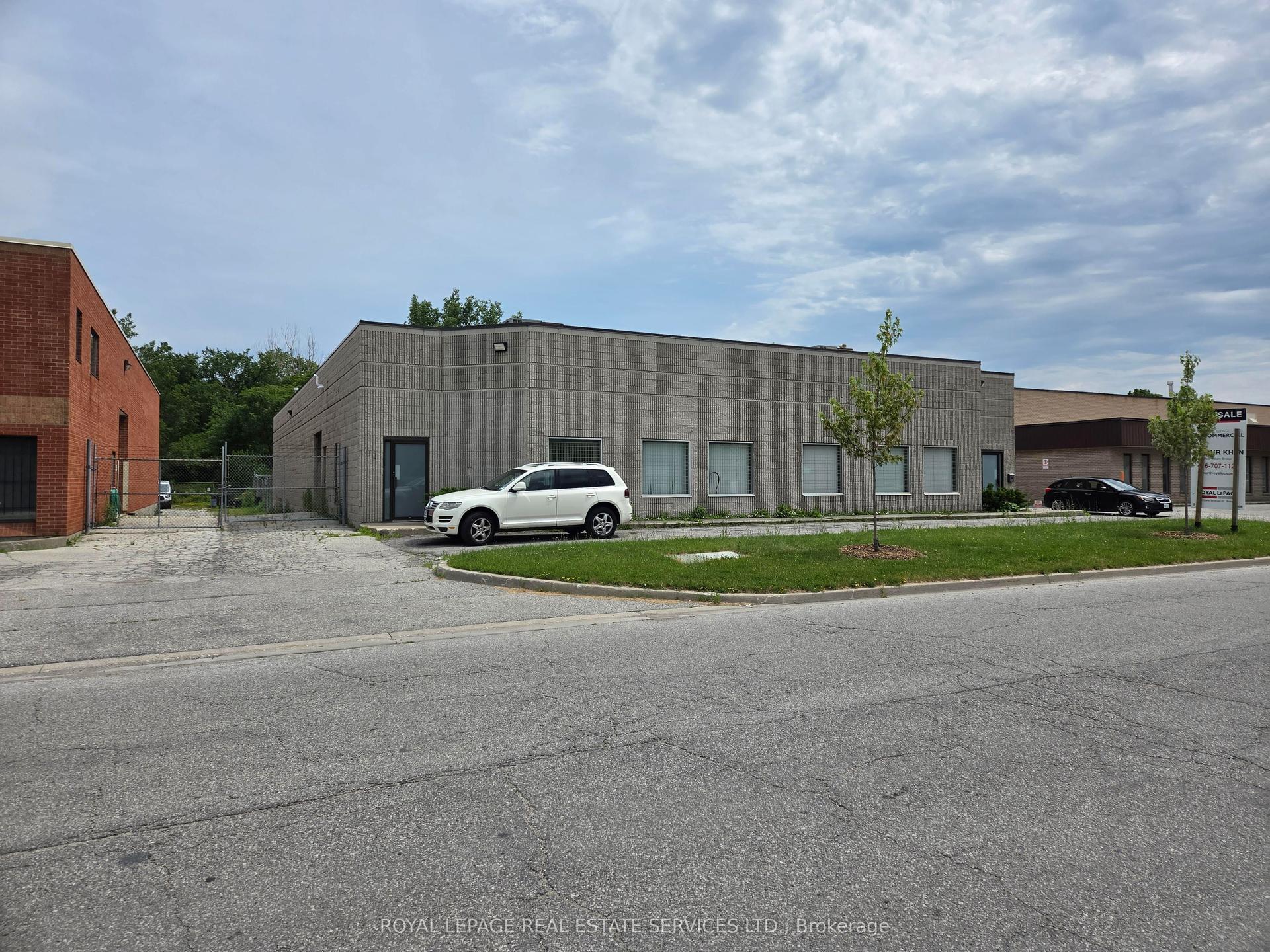 51 Skagway Avenue — photo 1