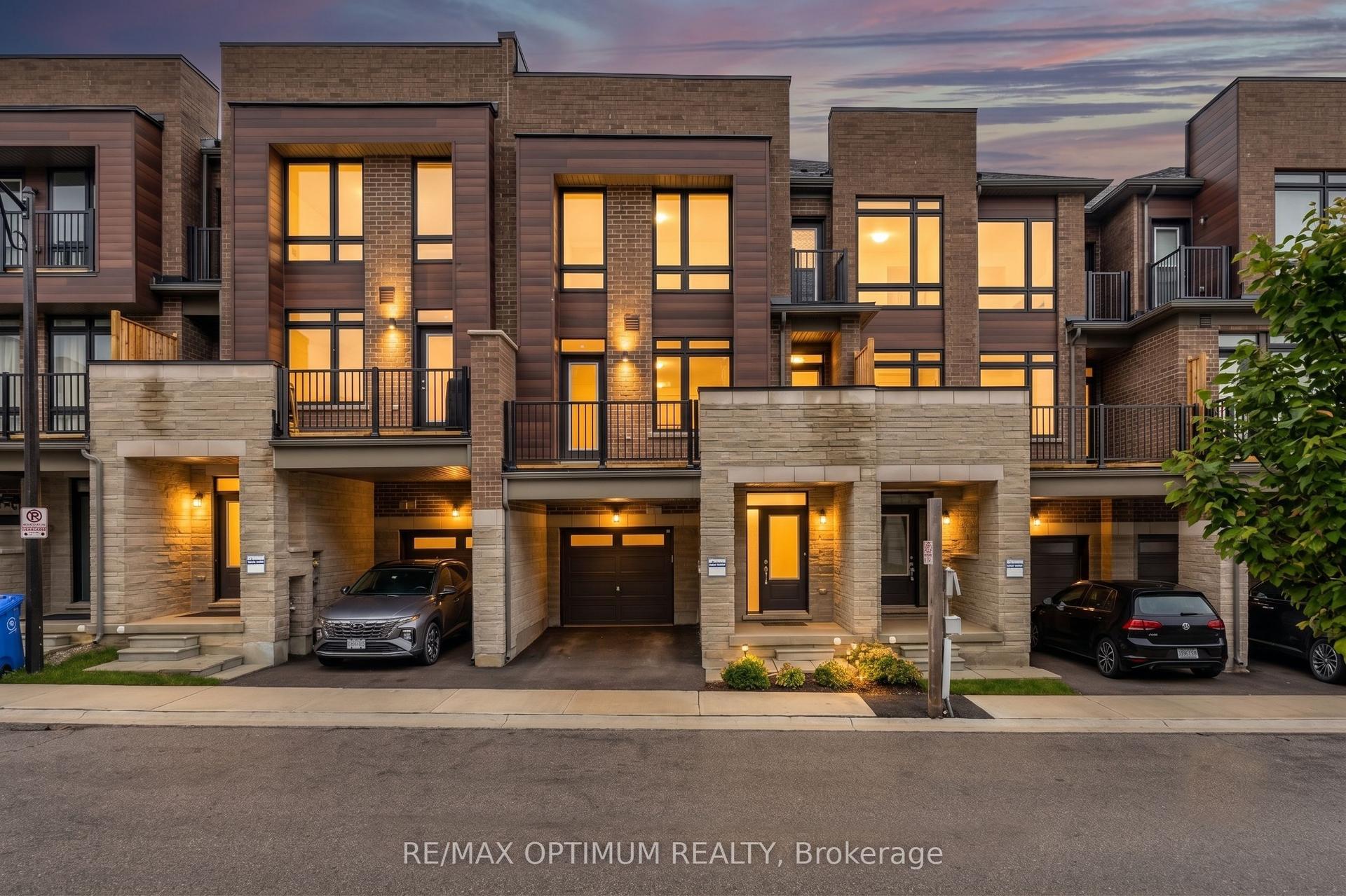 15 Gunton Street, Aurora — Townhouse for sale, photo 1