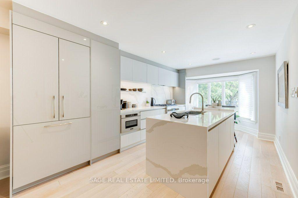70 Heath Street E, Toronto — Townhouse for sale, photo 1