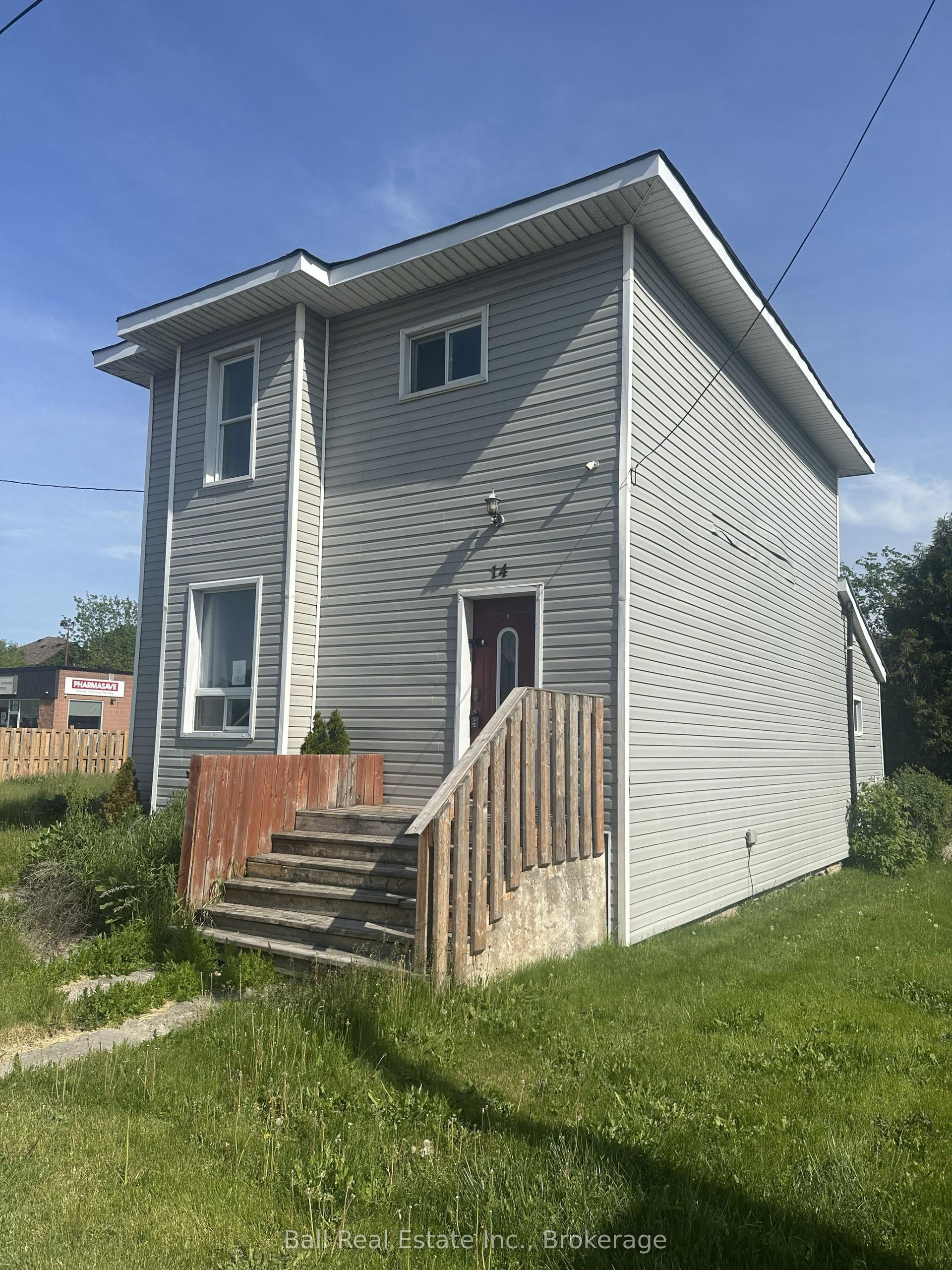 14 Ottawa Street W — photo 1