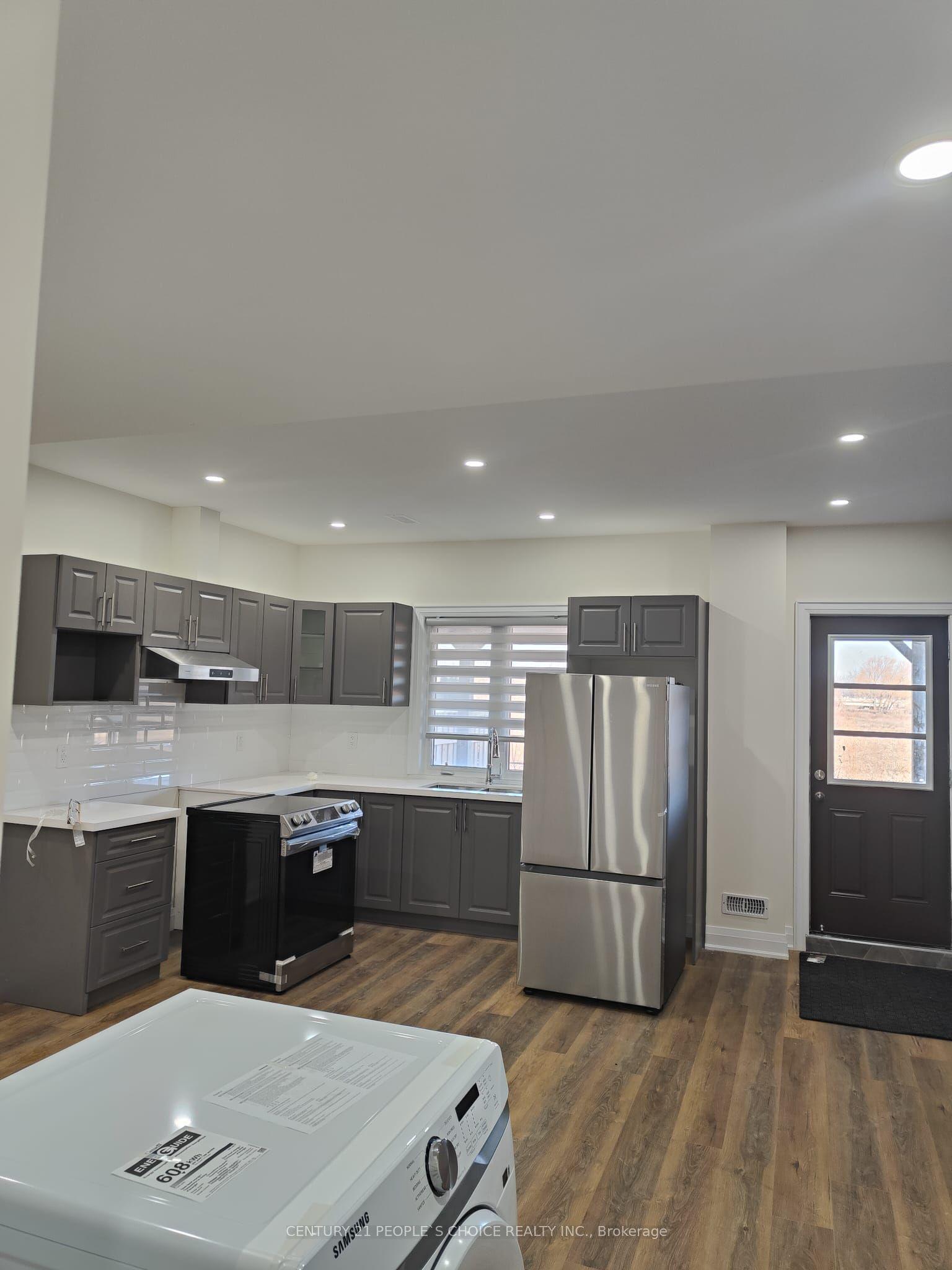 126 Degrey Drive — photo 1
