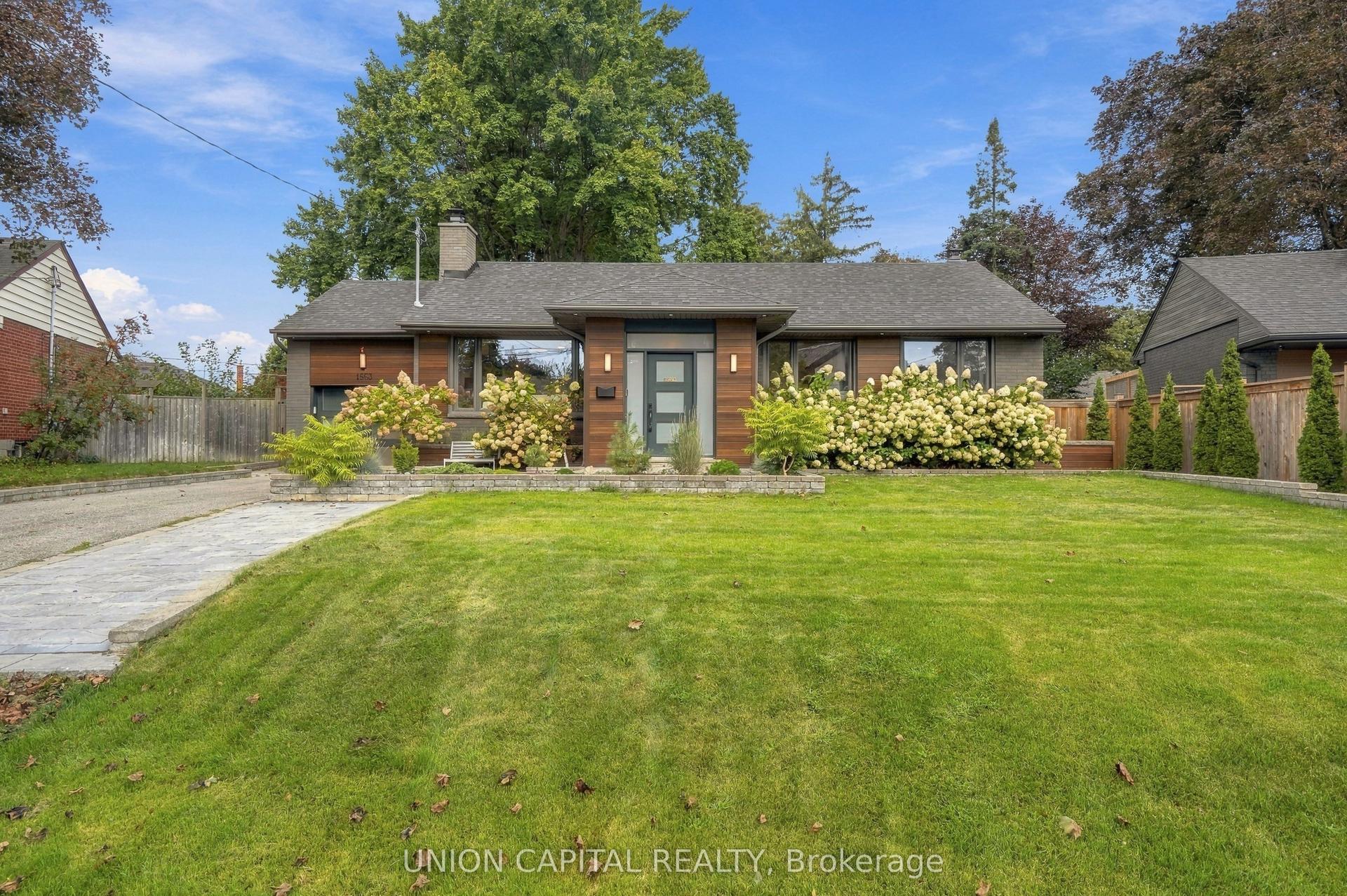 1563 Skyline Drive, Mississauga — Detached for sale, photo 1