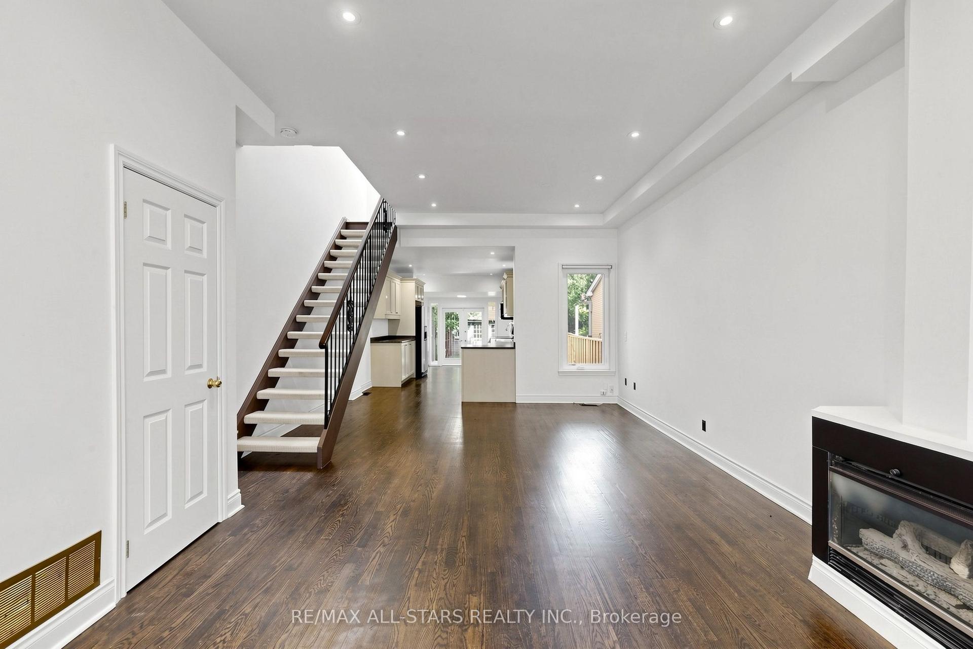 68 Macpherson Avenue, Toronto — Townhouse for lease, photo 1