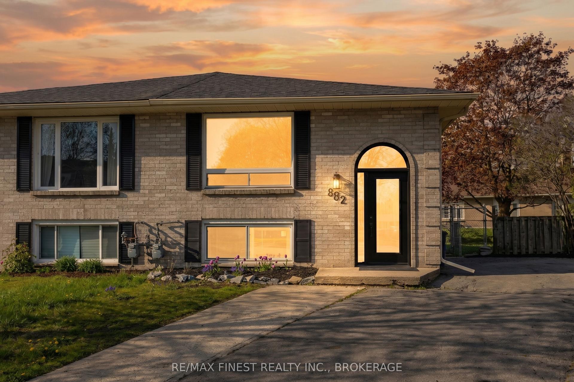882 BEACONHILL Court — photo 1