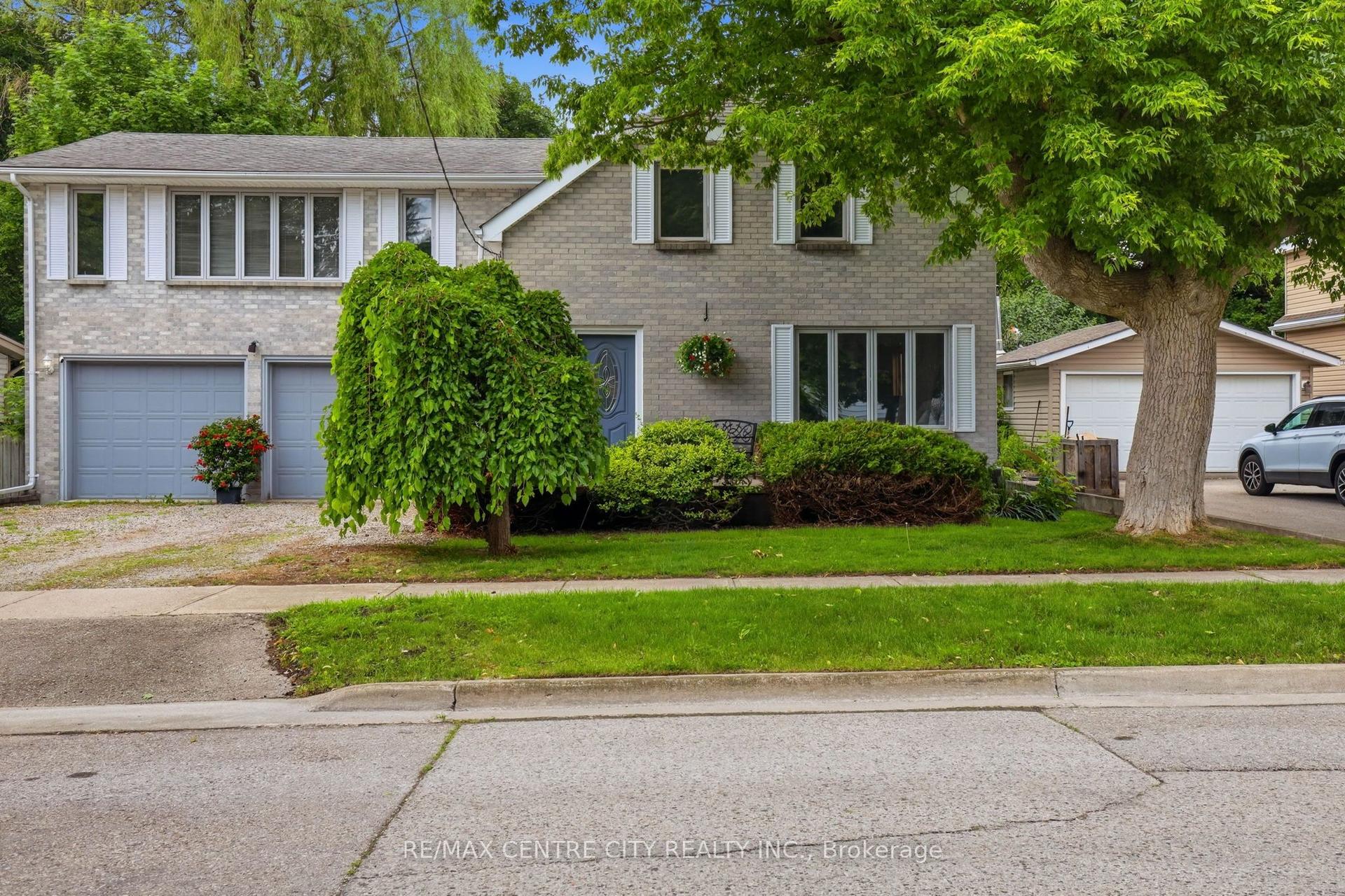 85 Stuart Street — photo 1