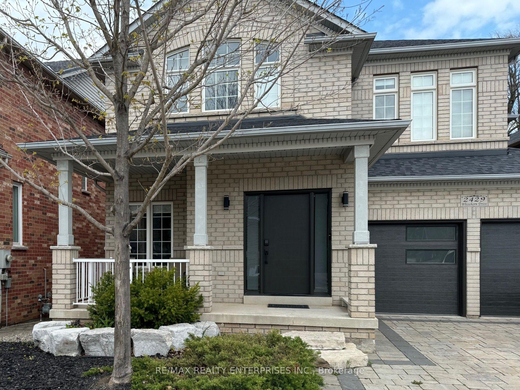 2429 Whitehorn Drive — photo 1