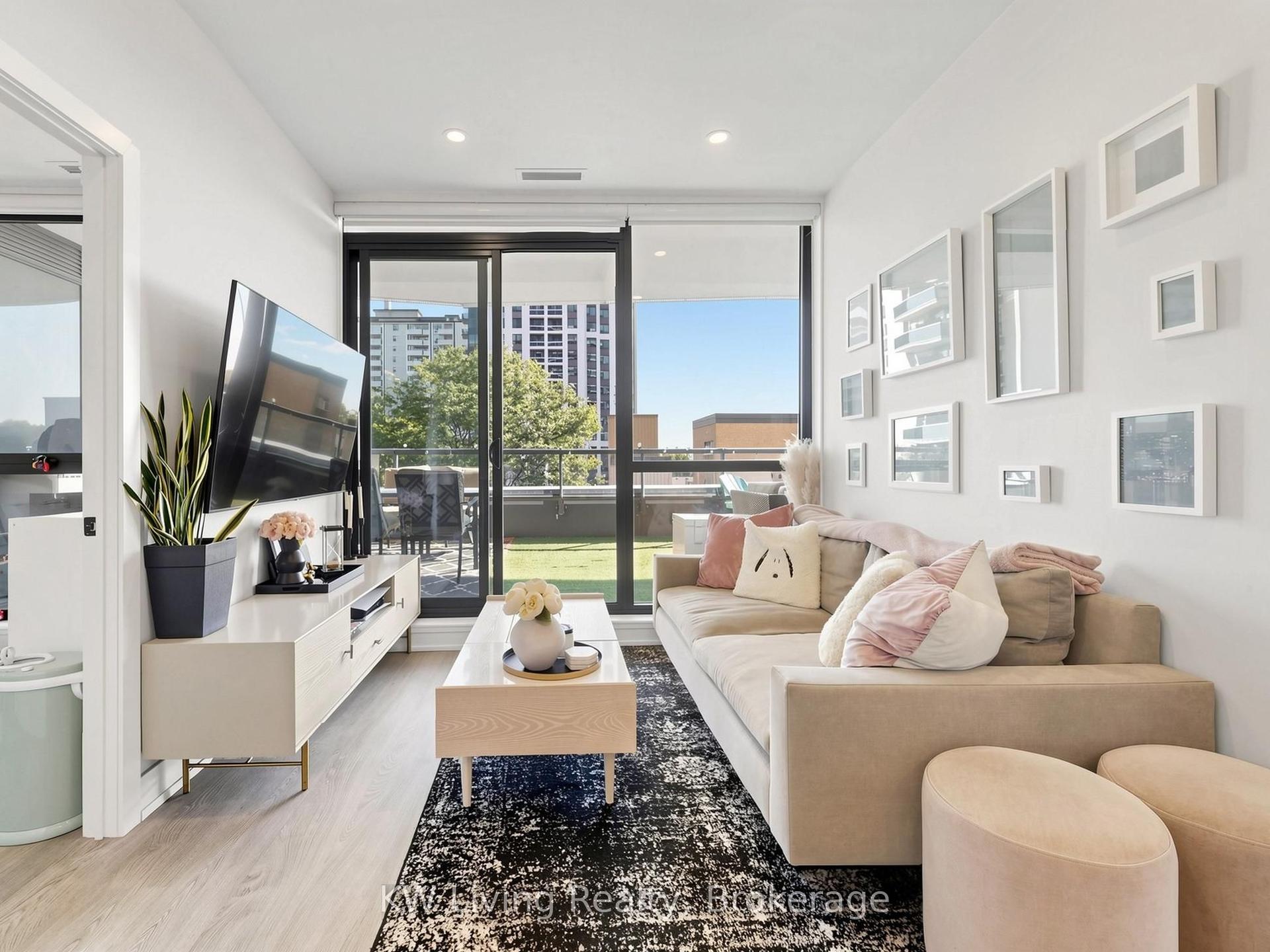 11 Lillian Street 406 #406, Toronto — Condo for sale, photo 1