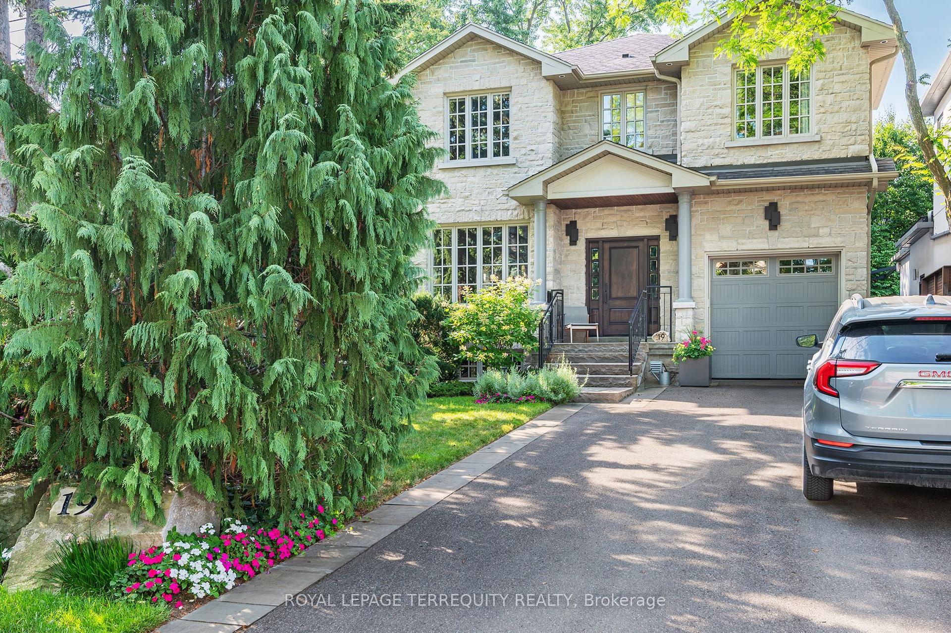 19 Bannon Avenue — photo 1