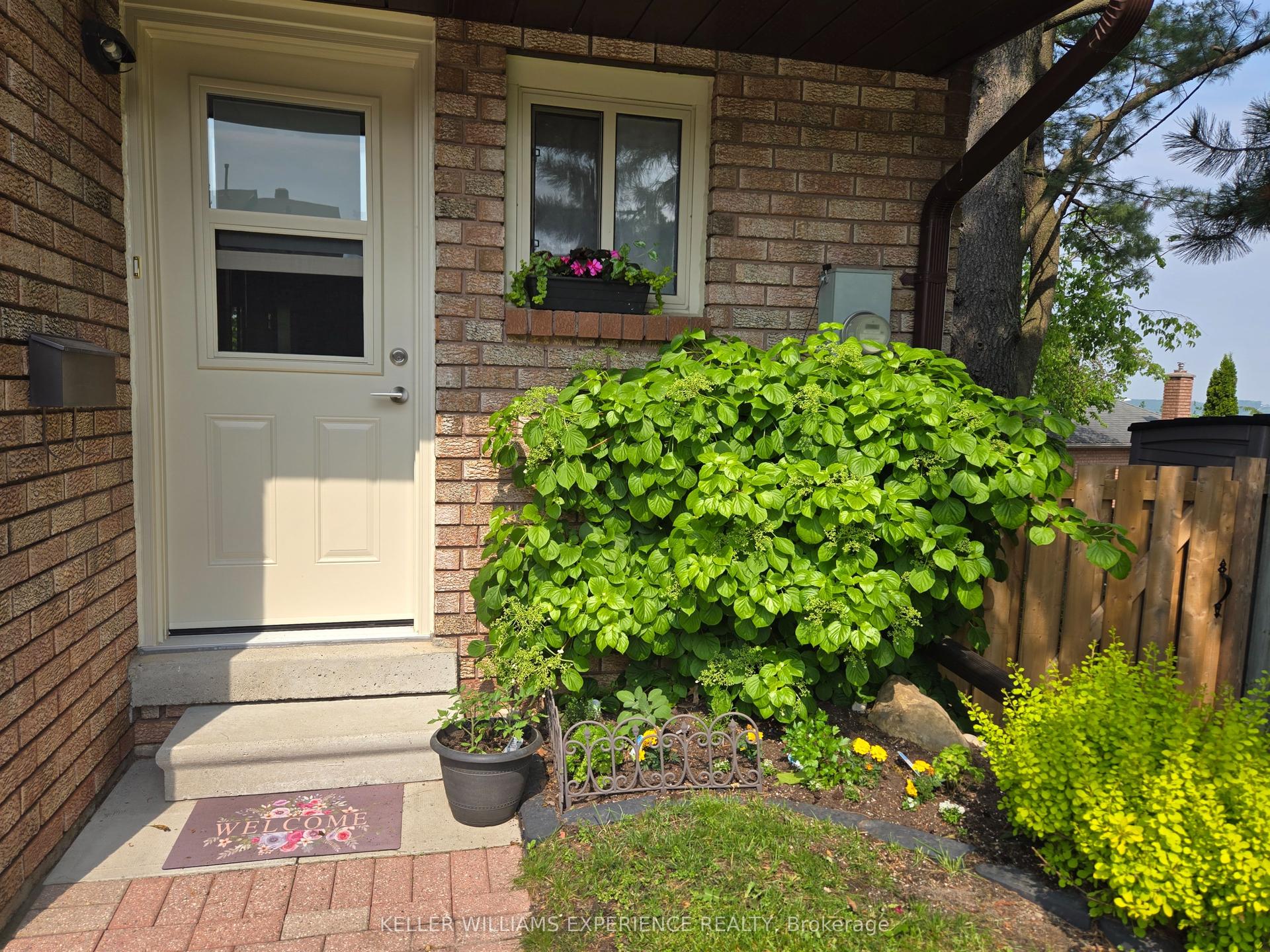 15 Pheasant Trail — photo 1