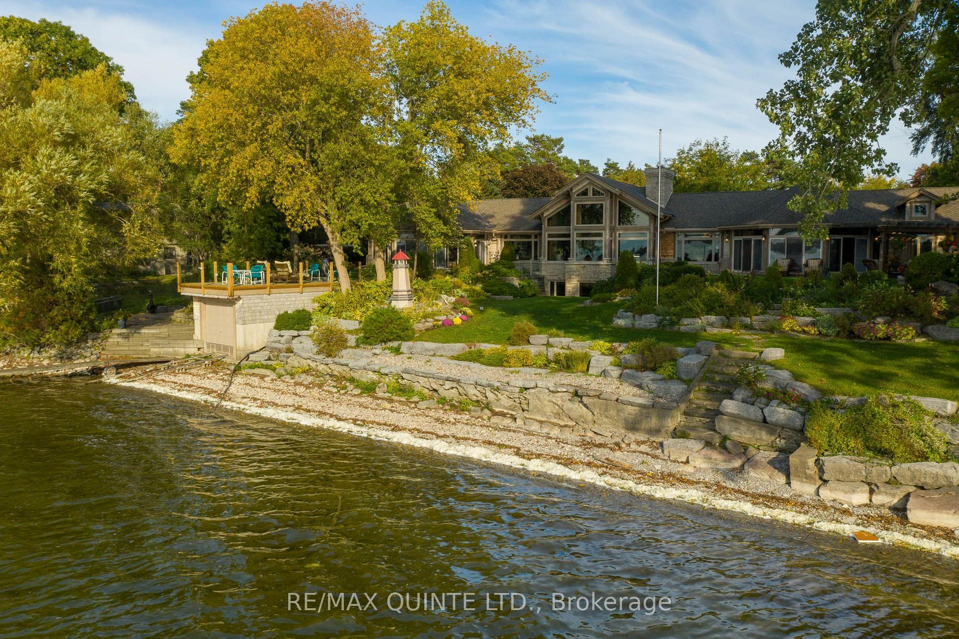 18 Loop Lane, Prince Edward County — Detached for sale, photo 1