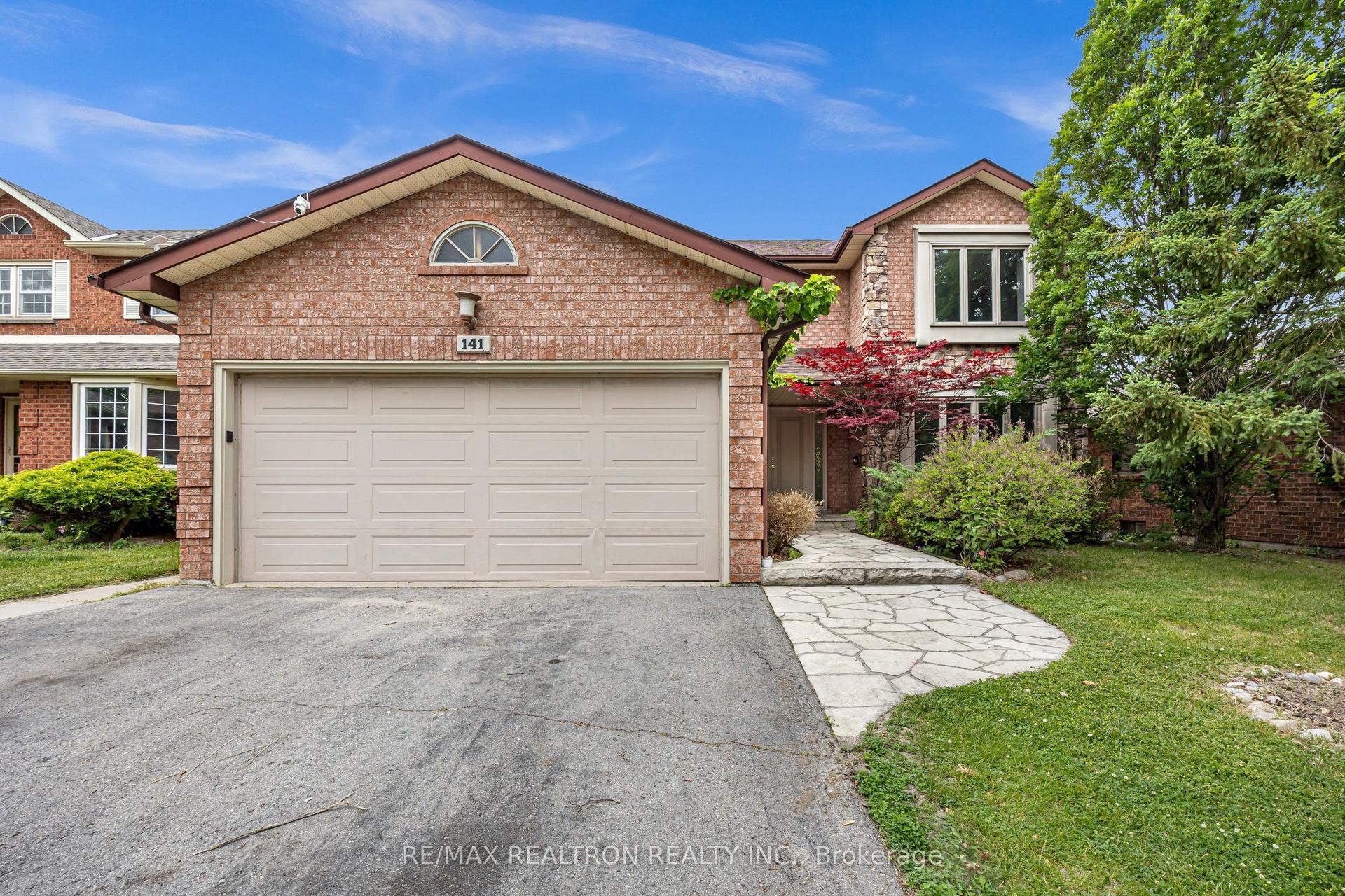 141 Hialeah Crescent Upper #Upper, Whitby — Multiplex for lease, photo 1