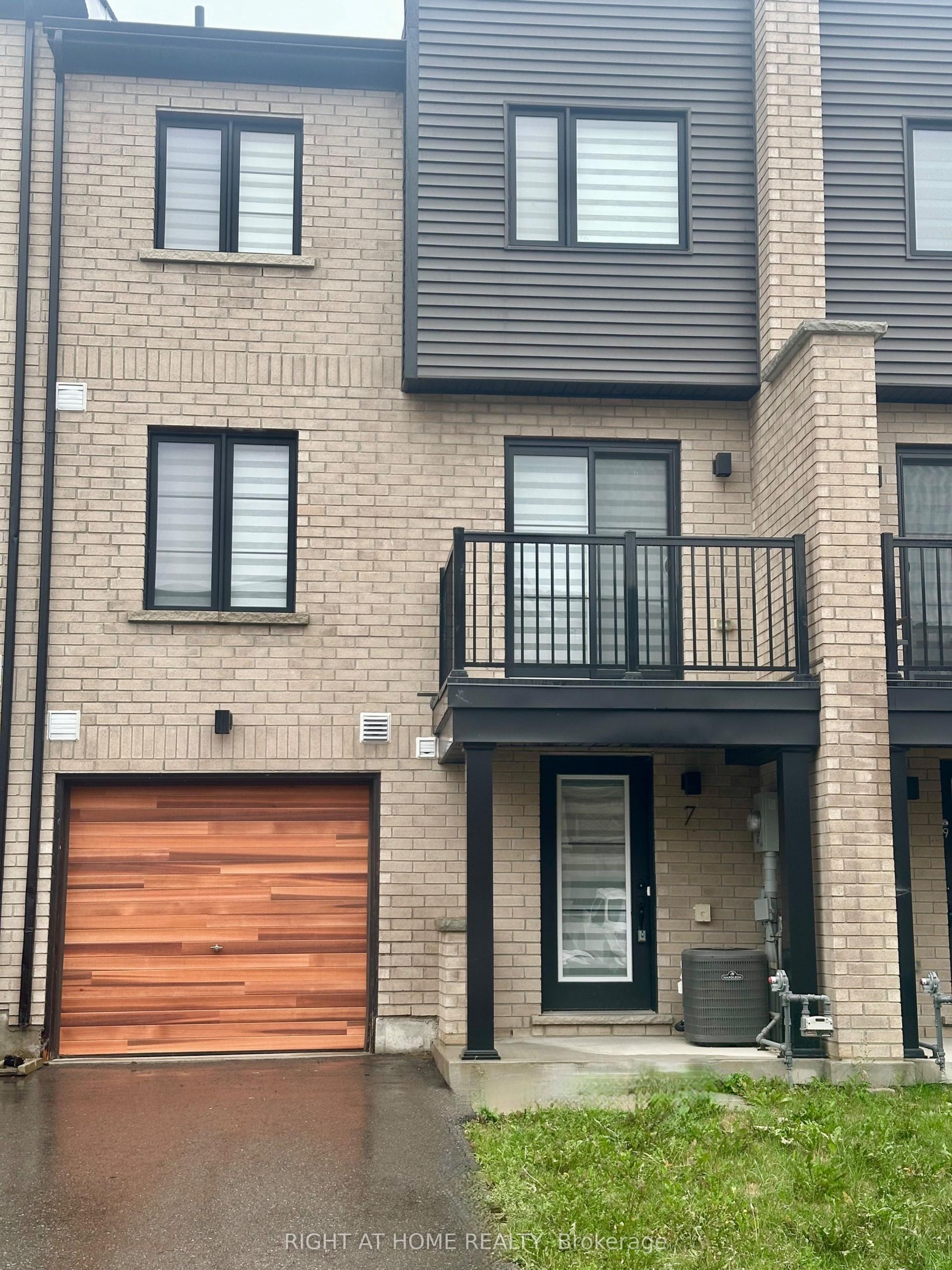 7 Wagon Lane, Barrie — Townhouse for lease, photo 1