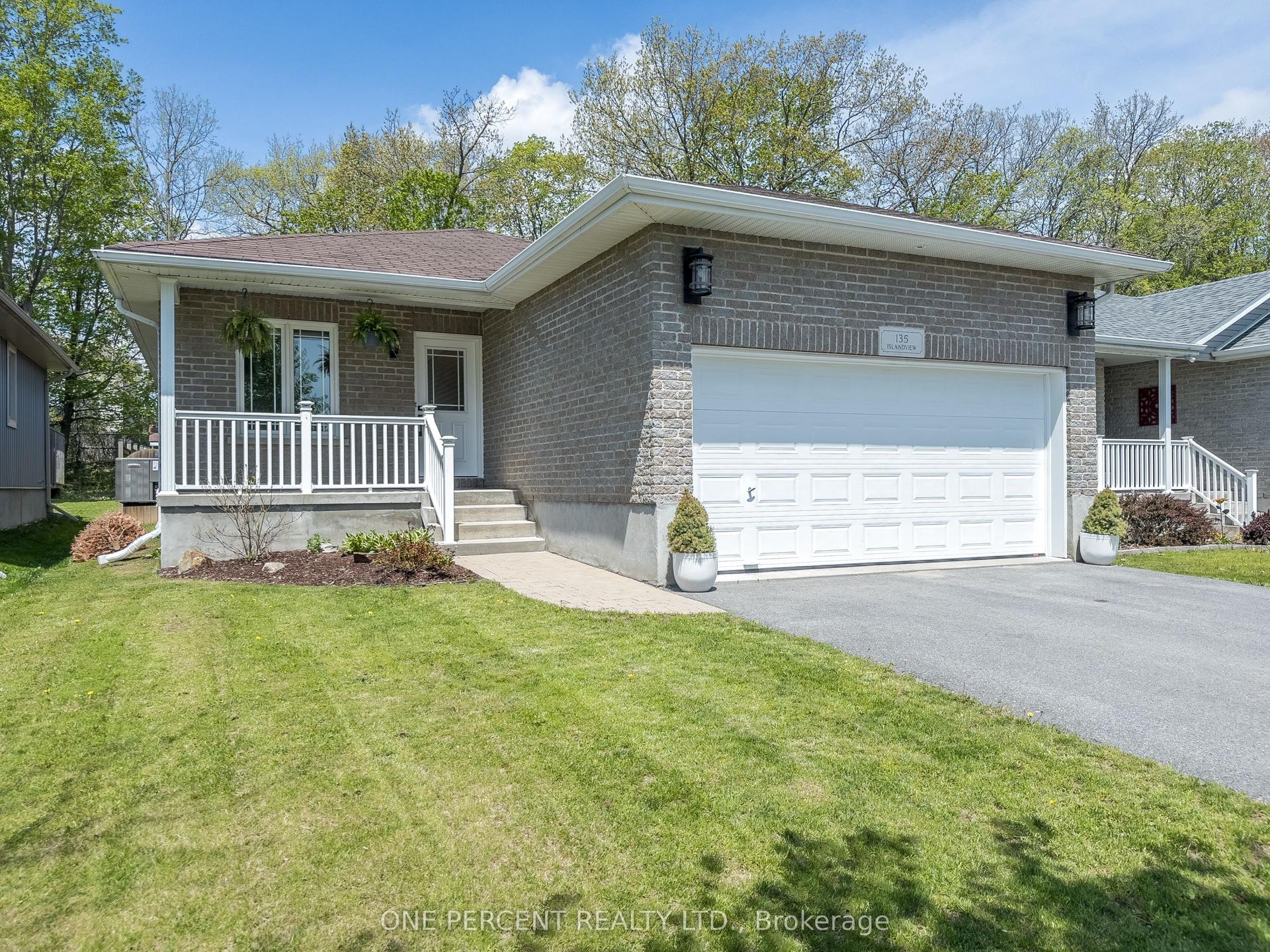 135 ISLANDVIEW Drive — photo 1
