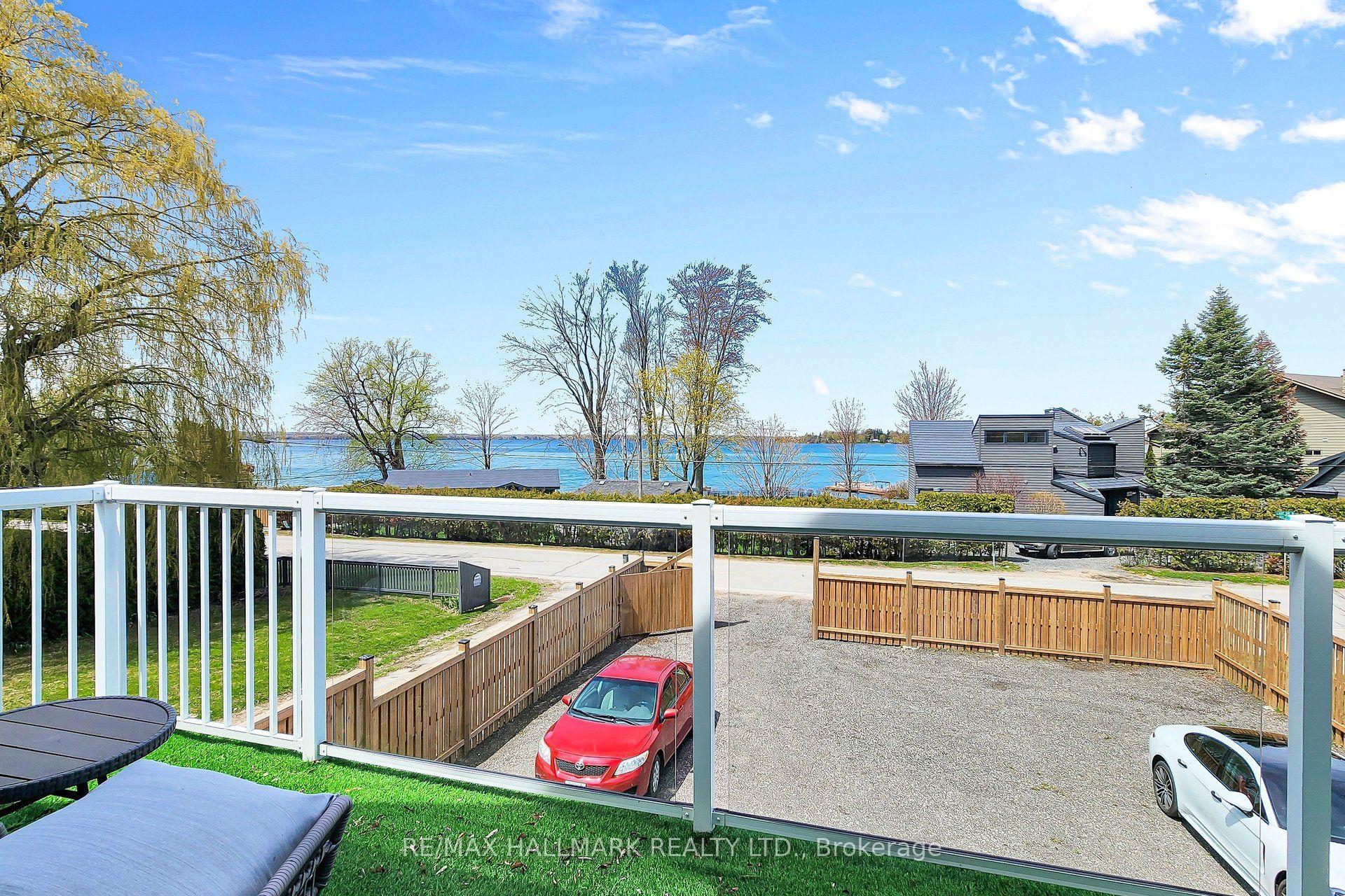 941 Lake Drive N — photo 1