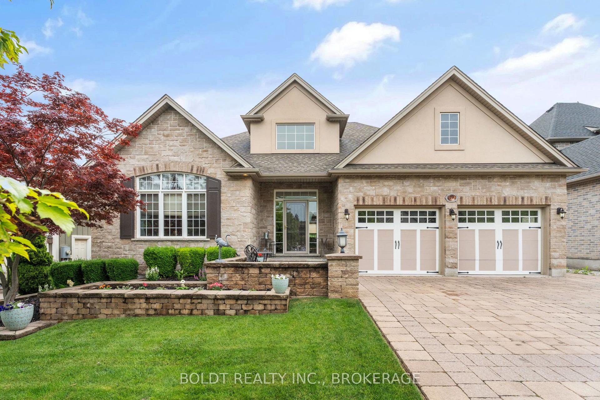 19 Red Haven Drive — photo 1