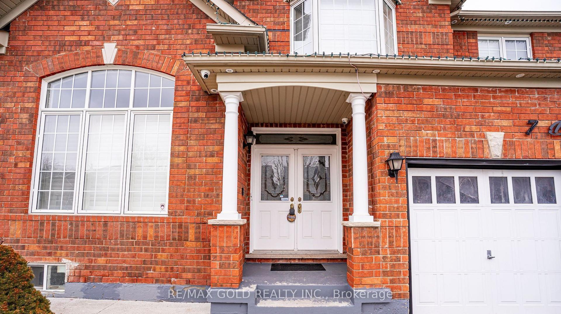 7 Bettey Road, Brampton — Detached for sale, photo 1