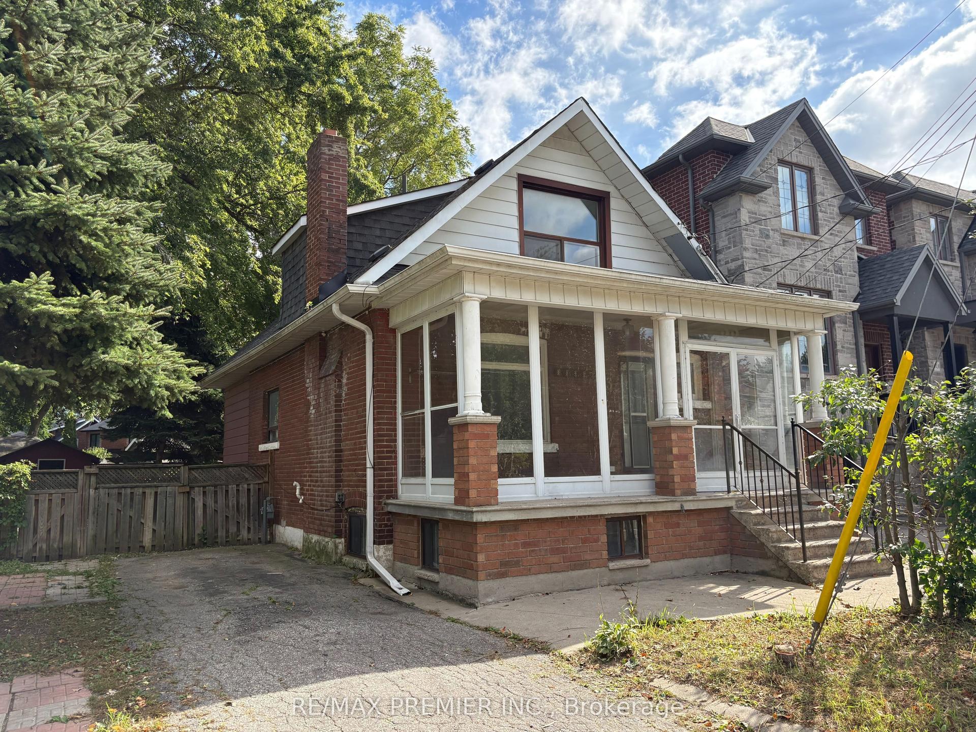 33 Royal York Road, Toronto — Detached for lease, photo 1