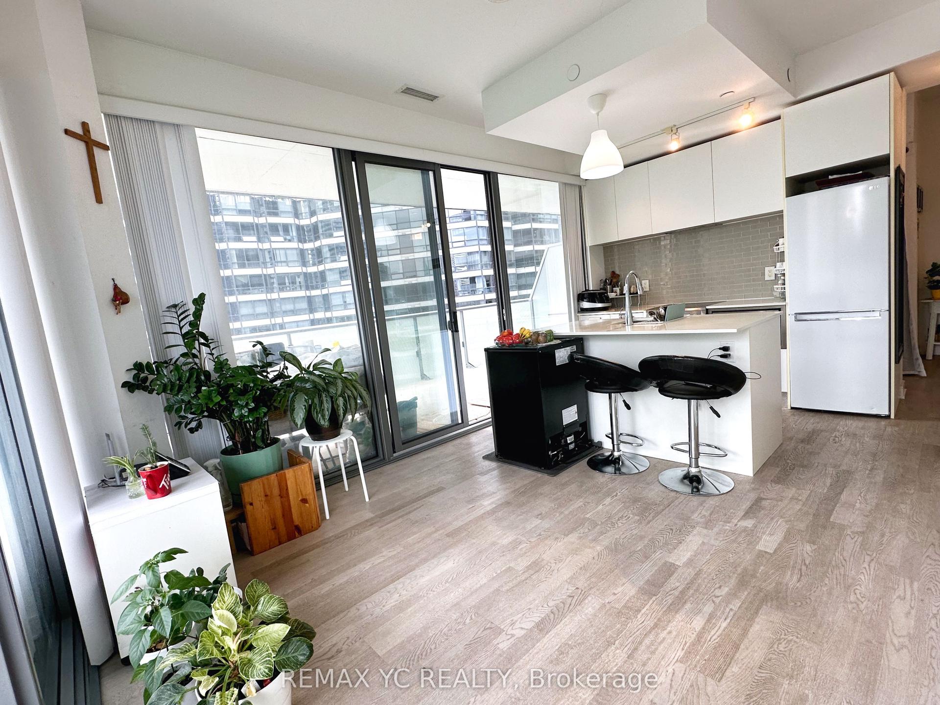 57 St Joseph Street 722 #722, Toronto — Condo for lease, photo 1