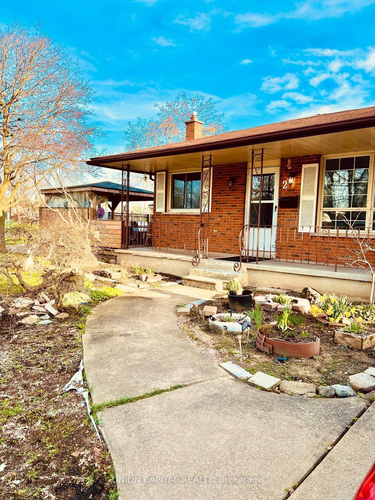 2 Shetland Crescent, St. Catharines — Detached for sale, photo 1